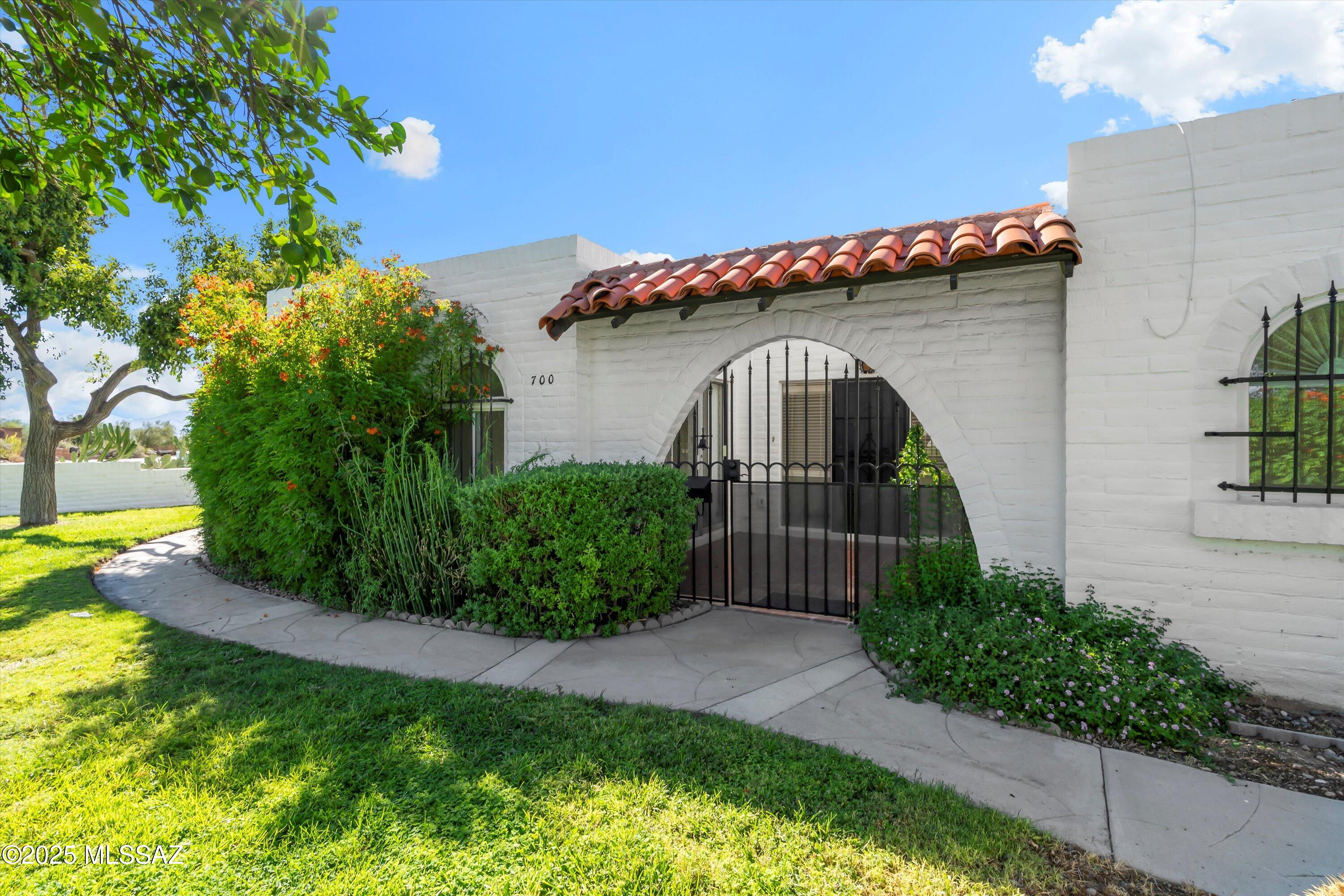 700 W Roller Coaster Road