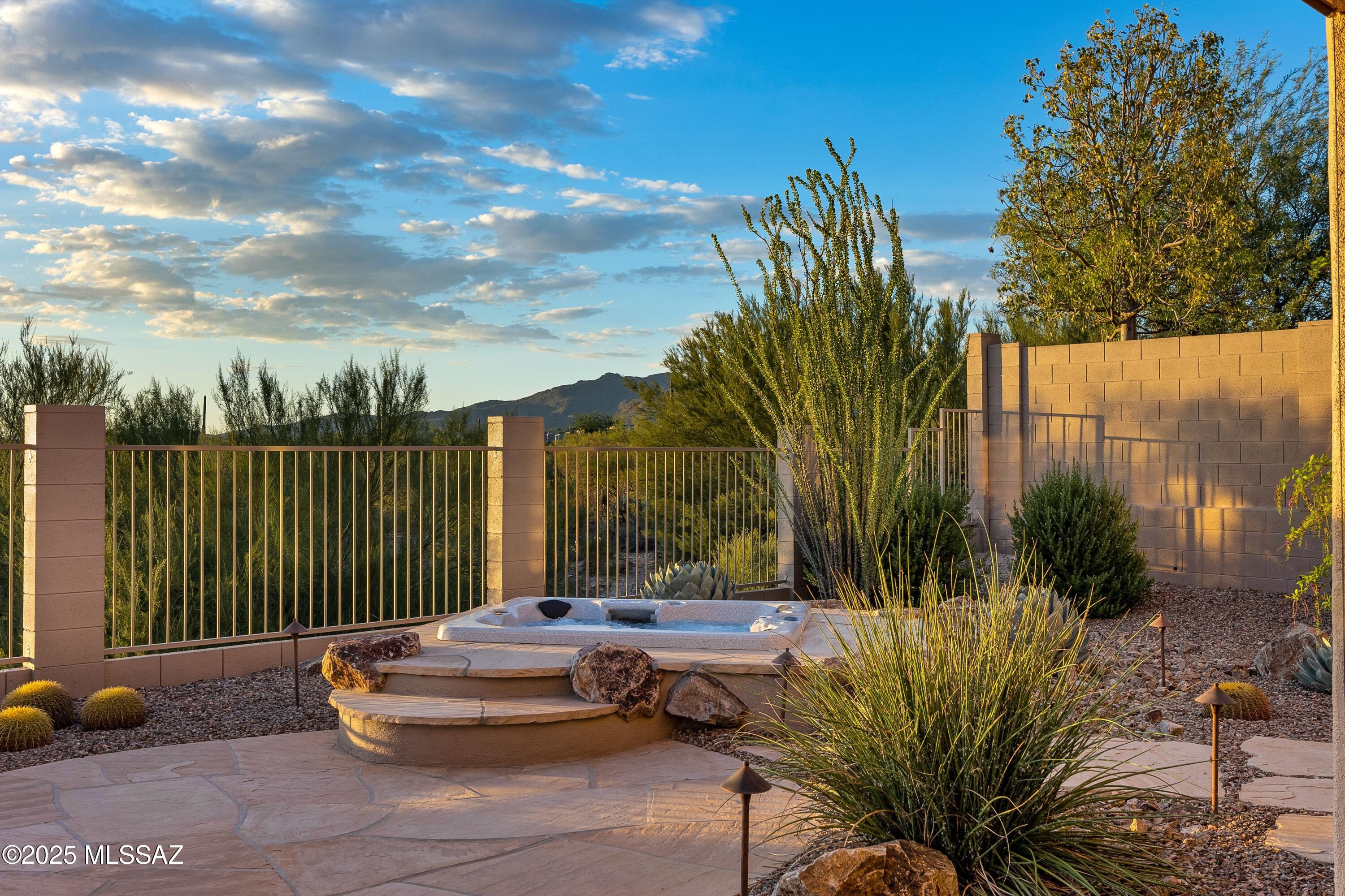 12433 N Golden Mirror Drive