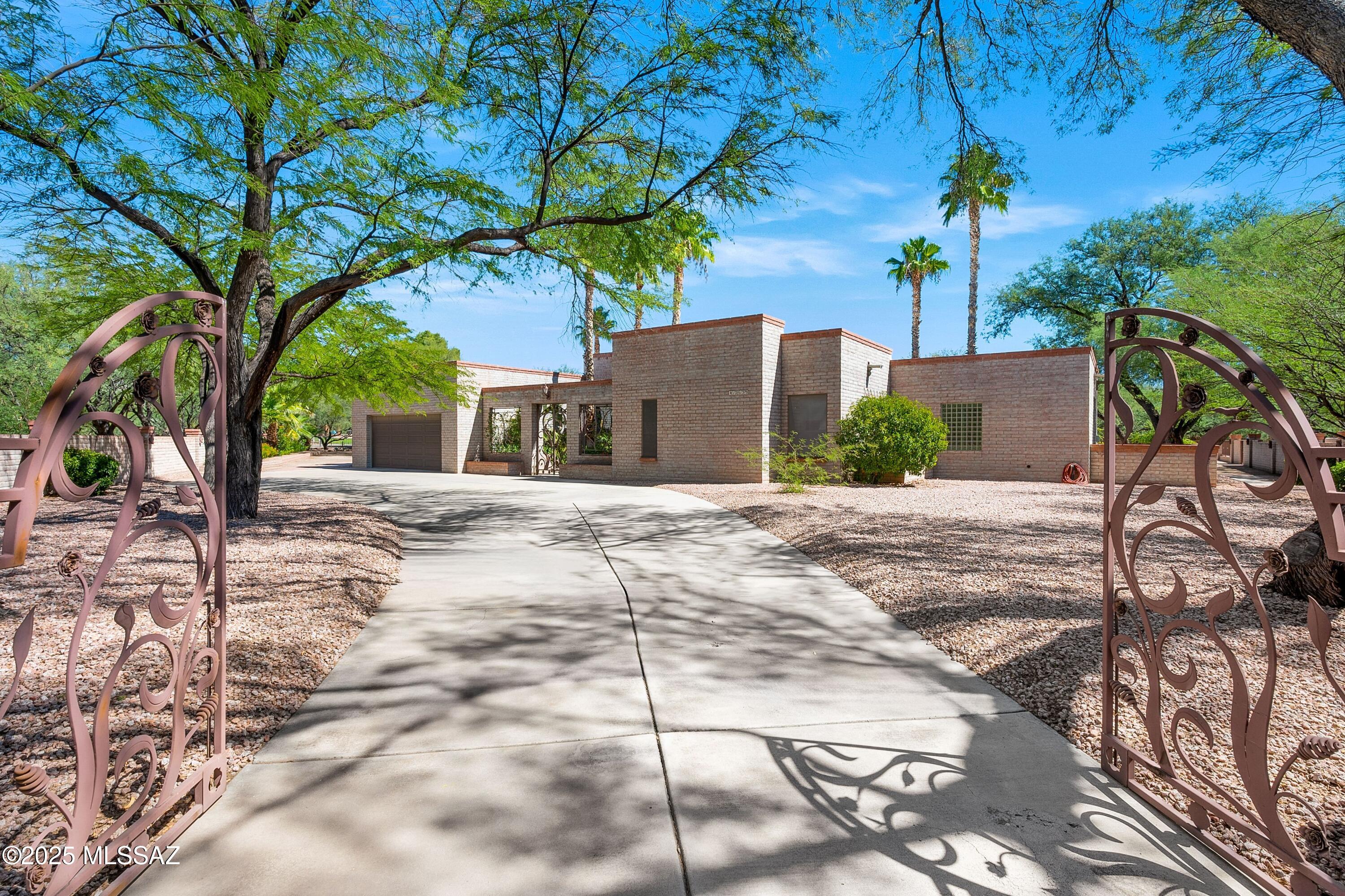 12513 E Jeffers Place