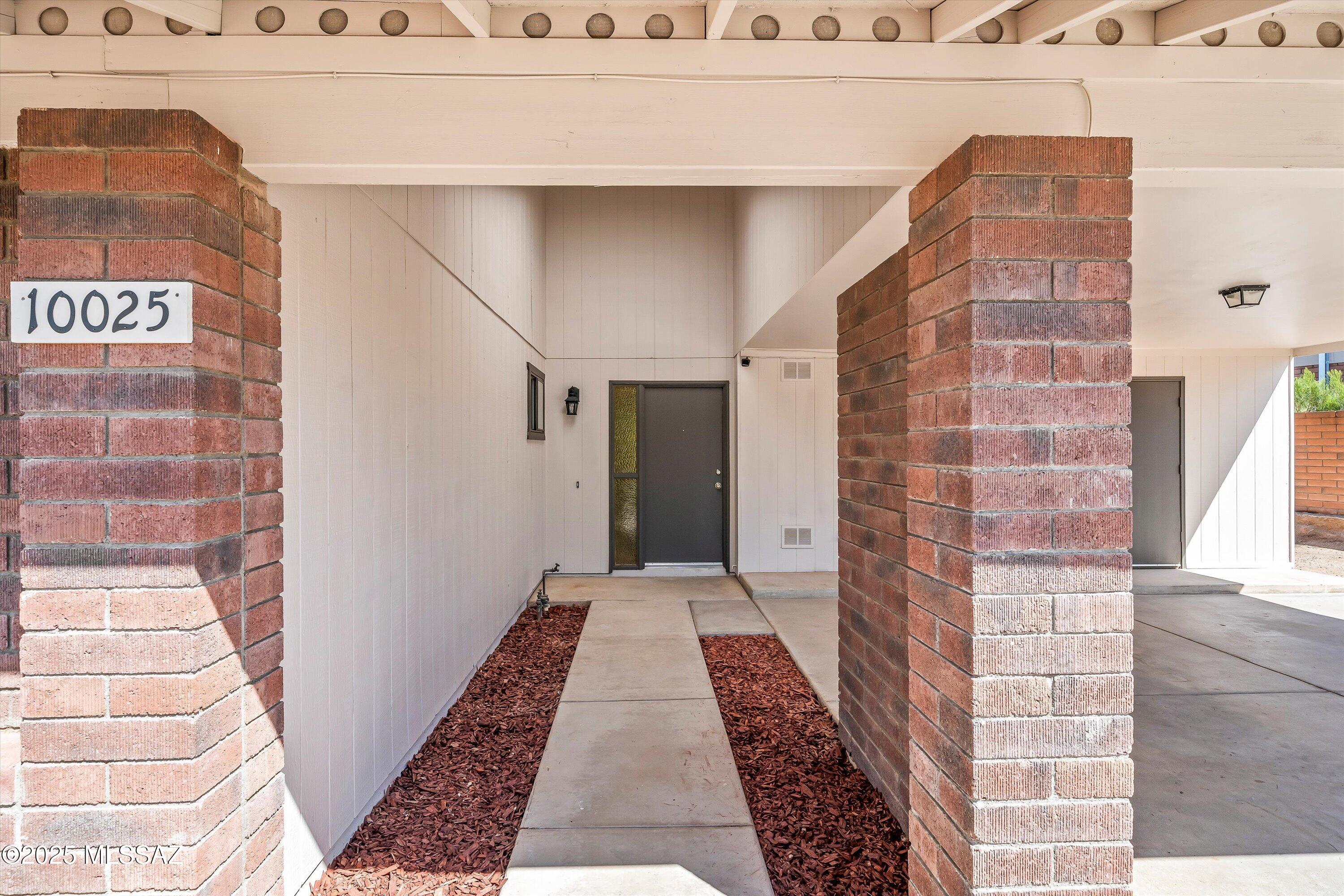 10025 E Eric Alan Place