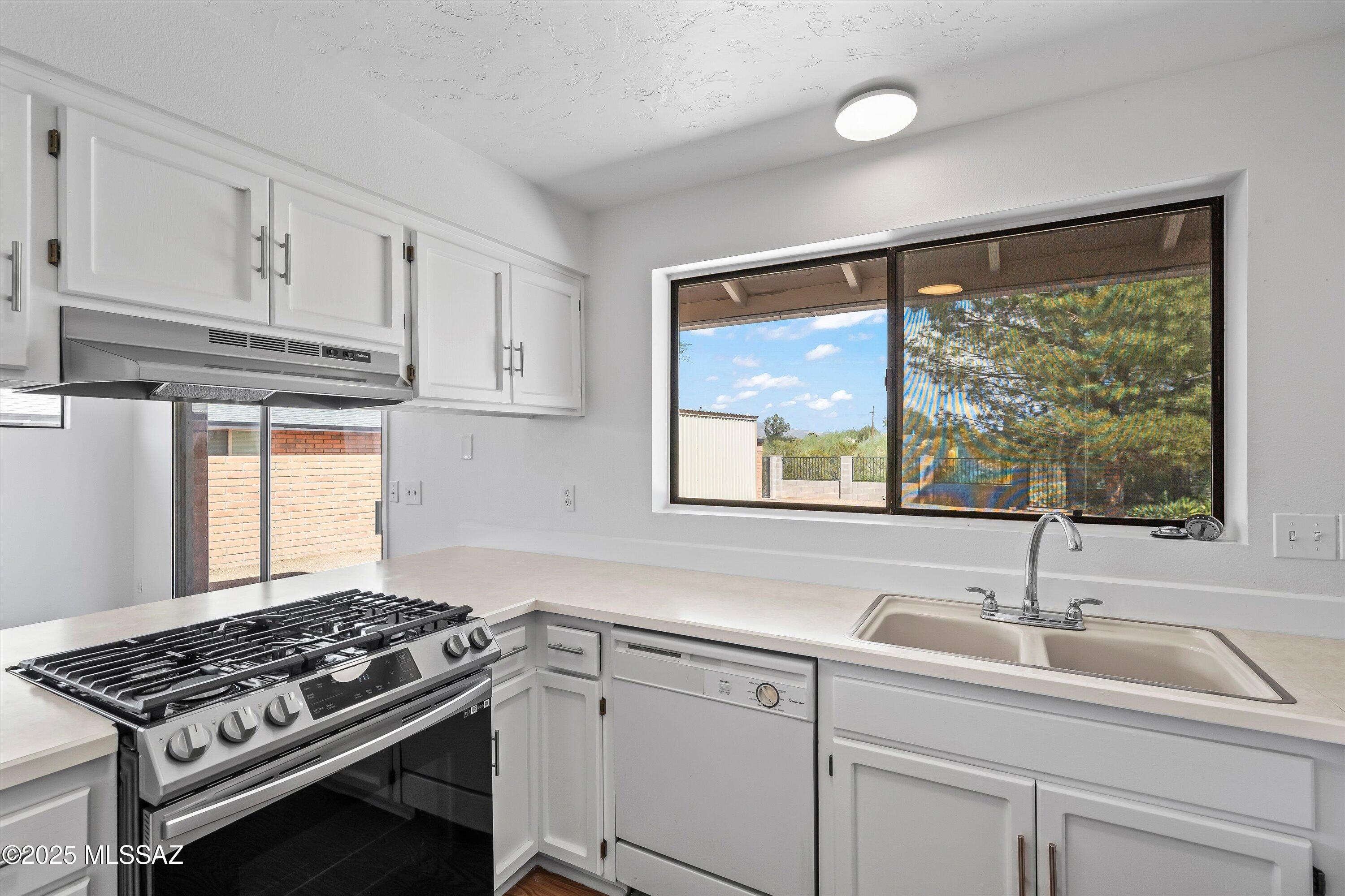 10025 E Eric Alan Place