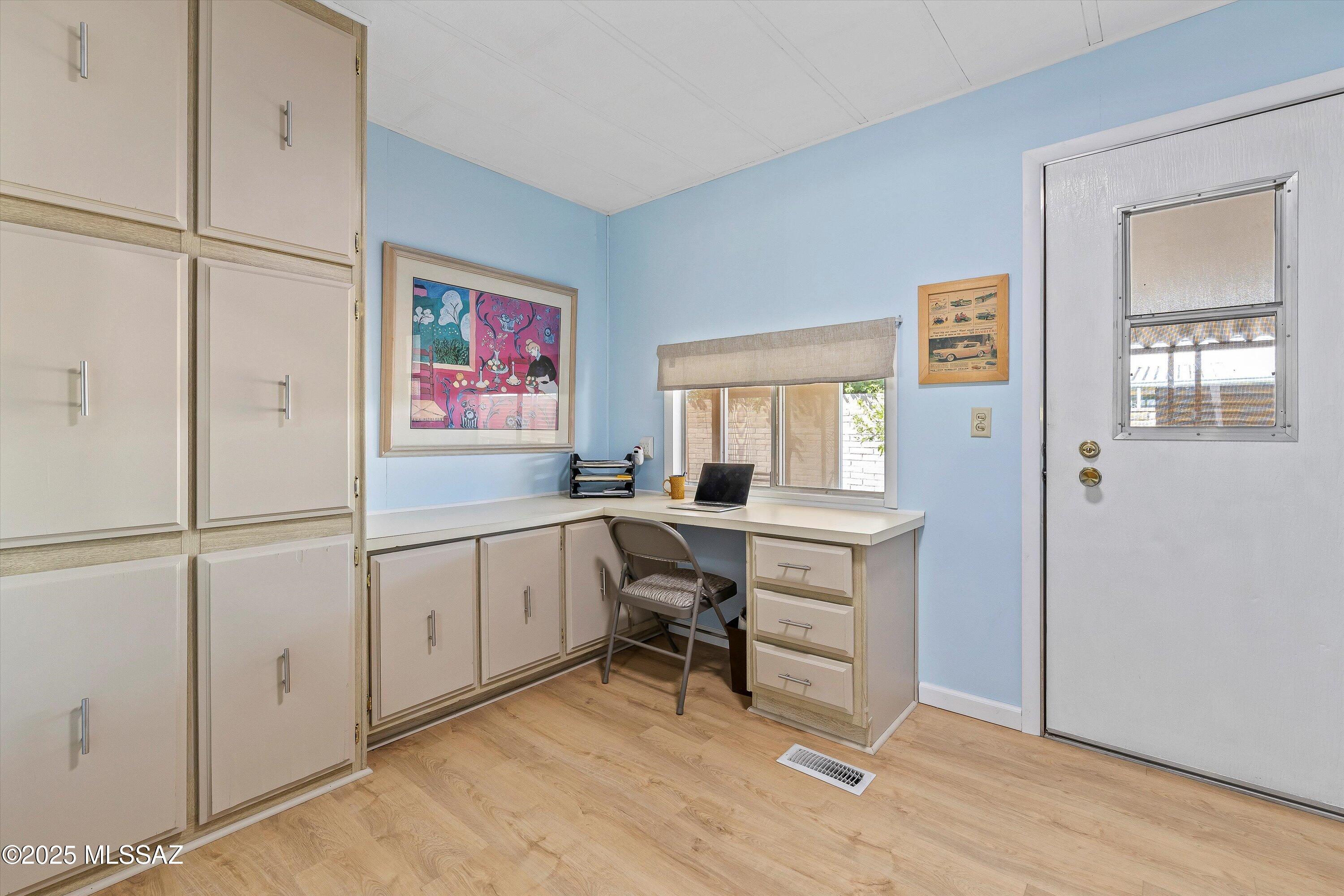 5535 W Flying W Street