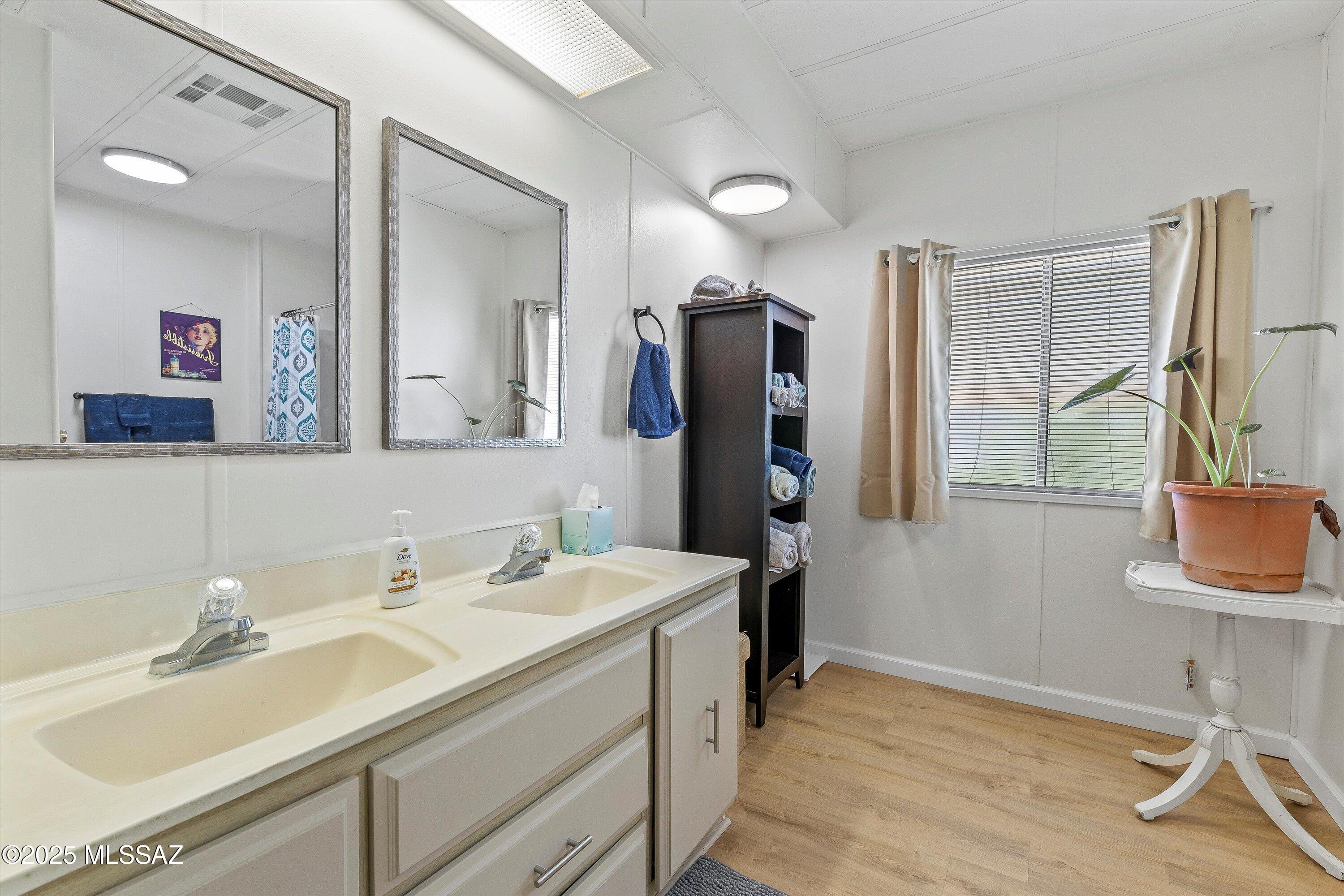 5535 W Flying W Street