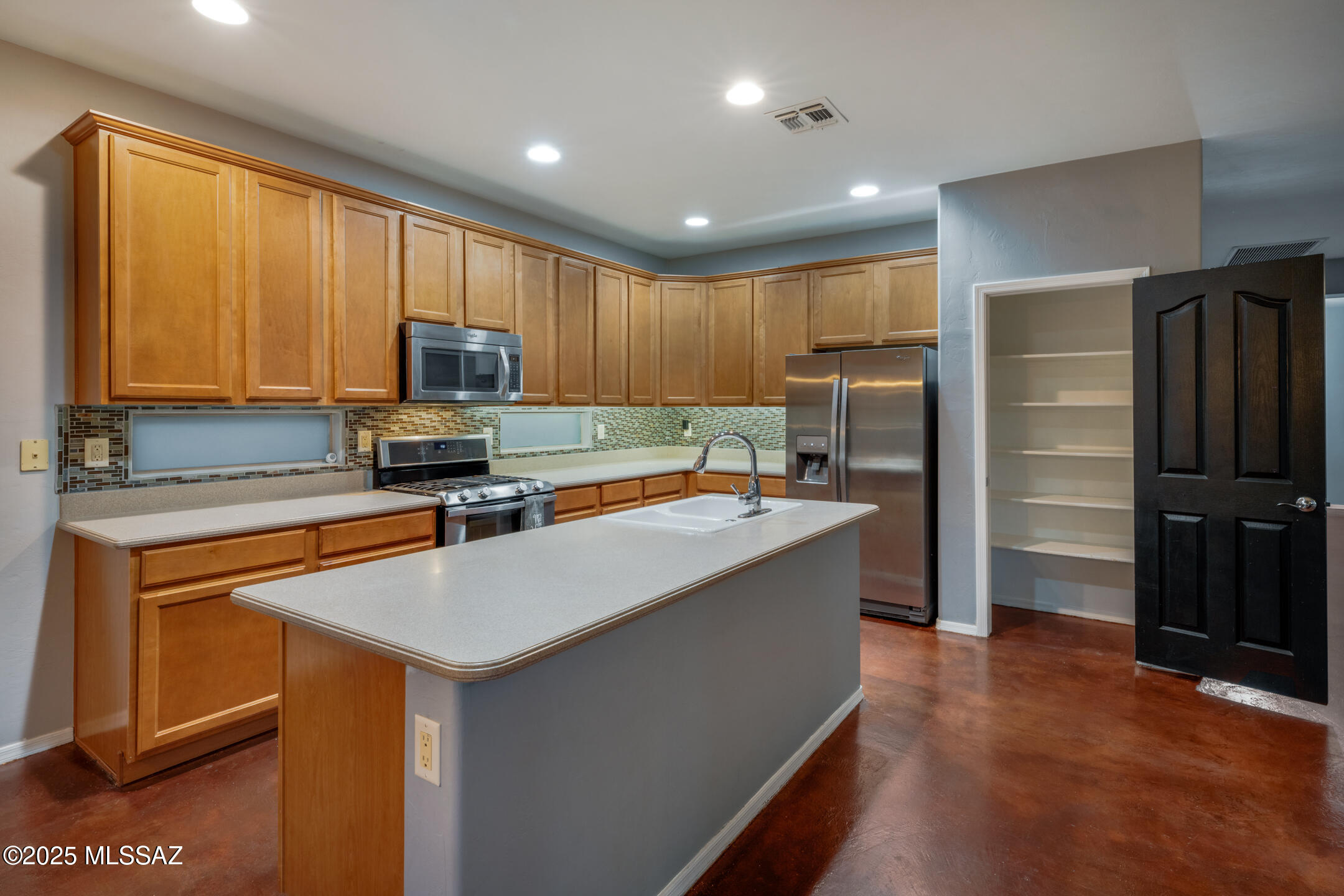 1419 W Red Creek Drive