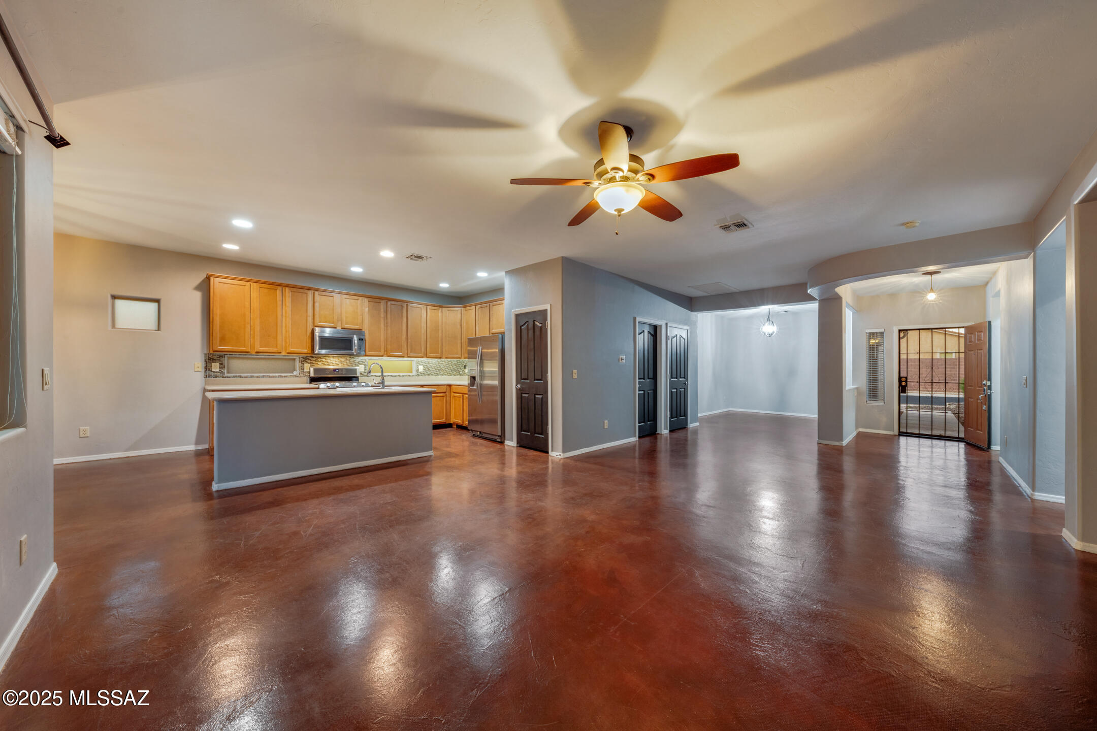 1419 W Red Creek Drive