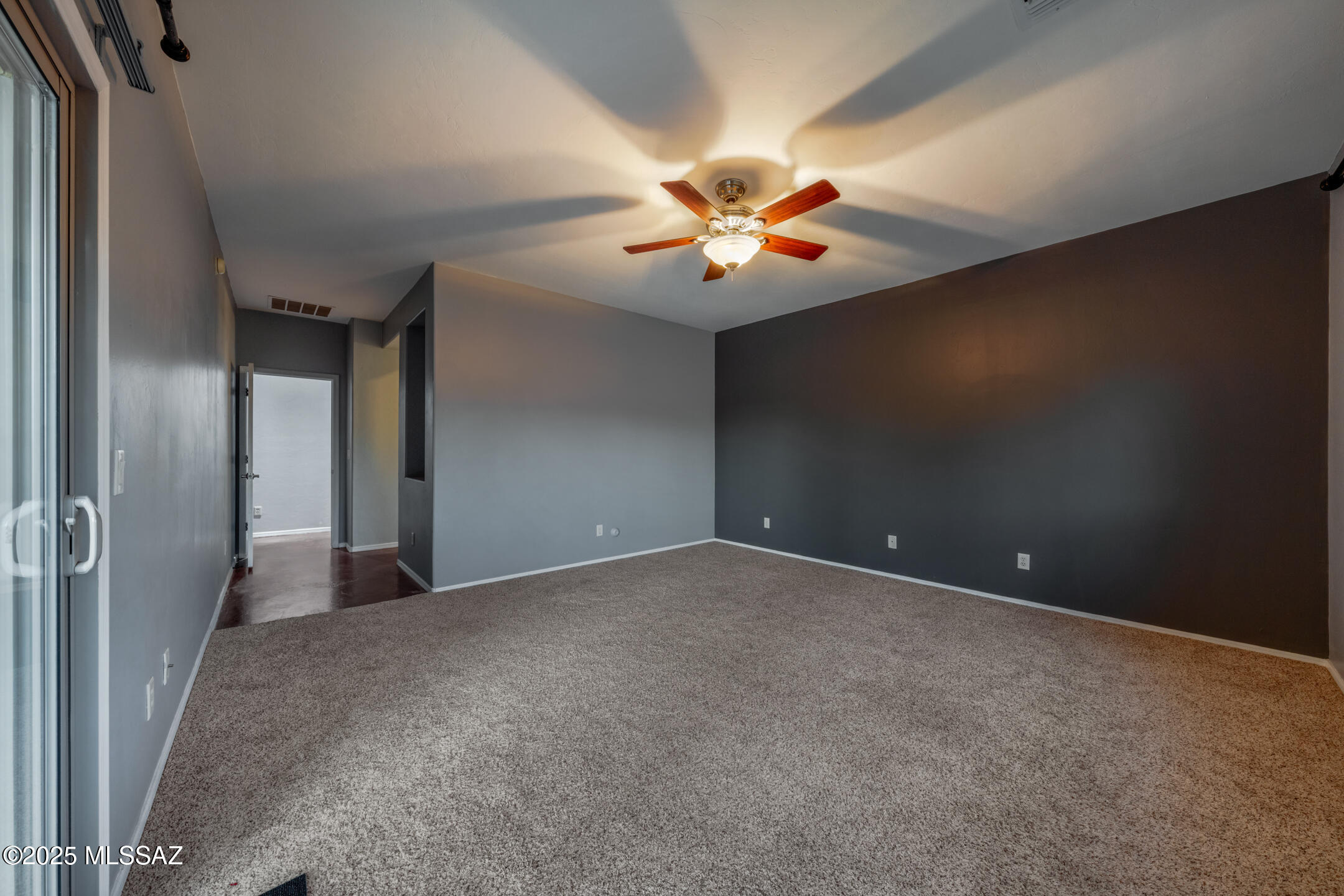 1419 W Red Creek Drive