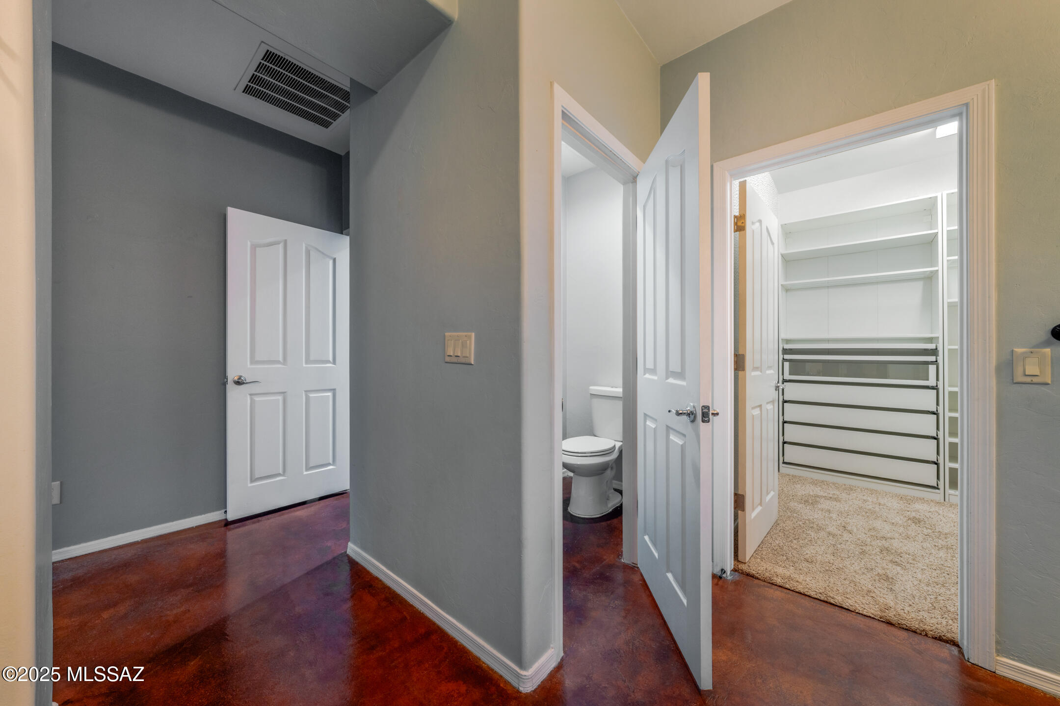 1419 W Red Creek Drive