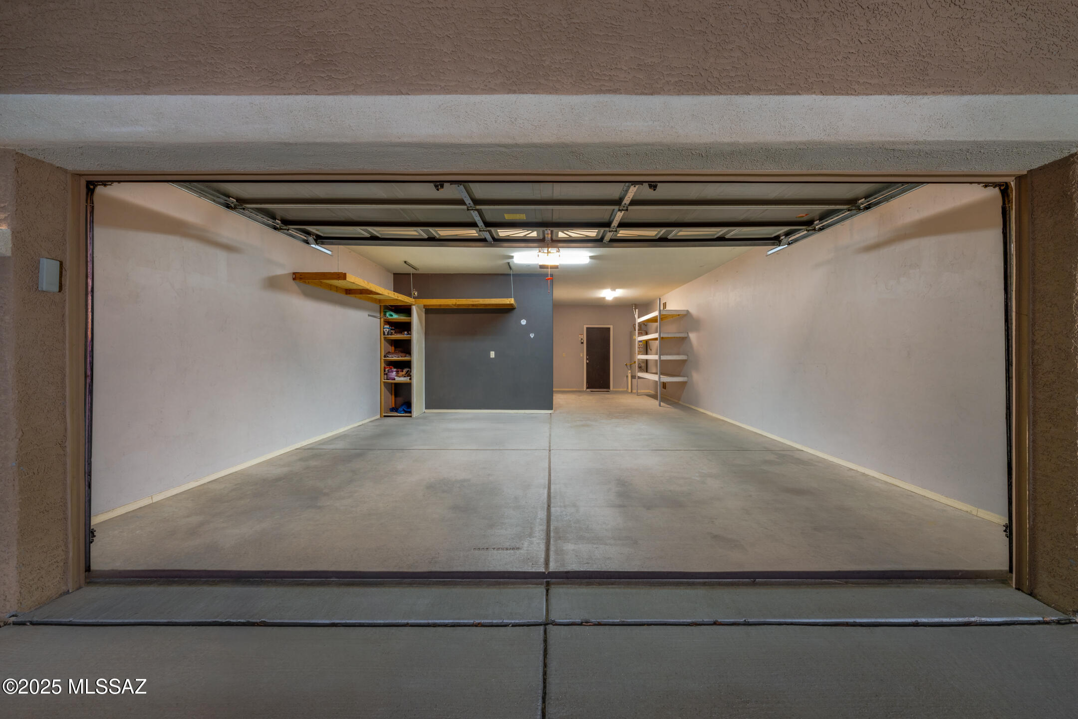 1419 W Red Creek Drive