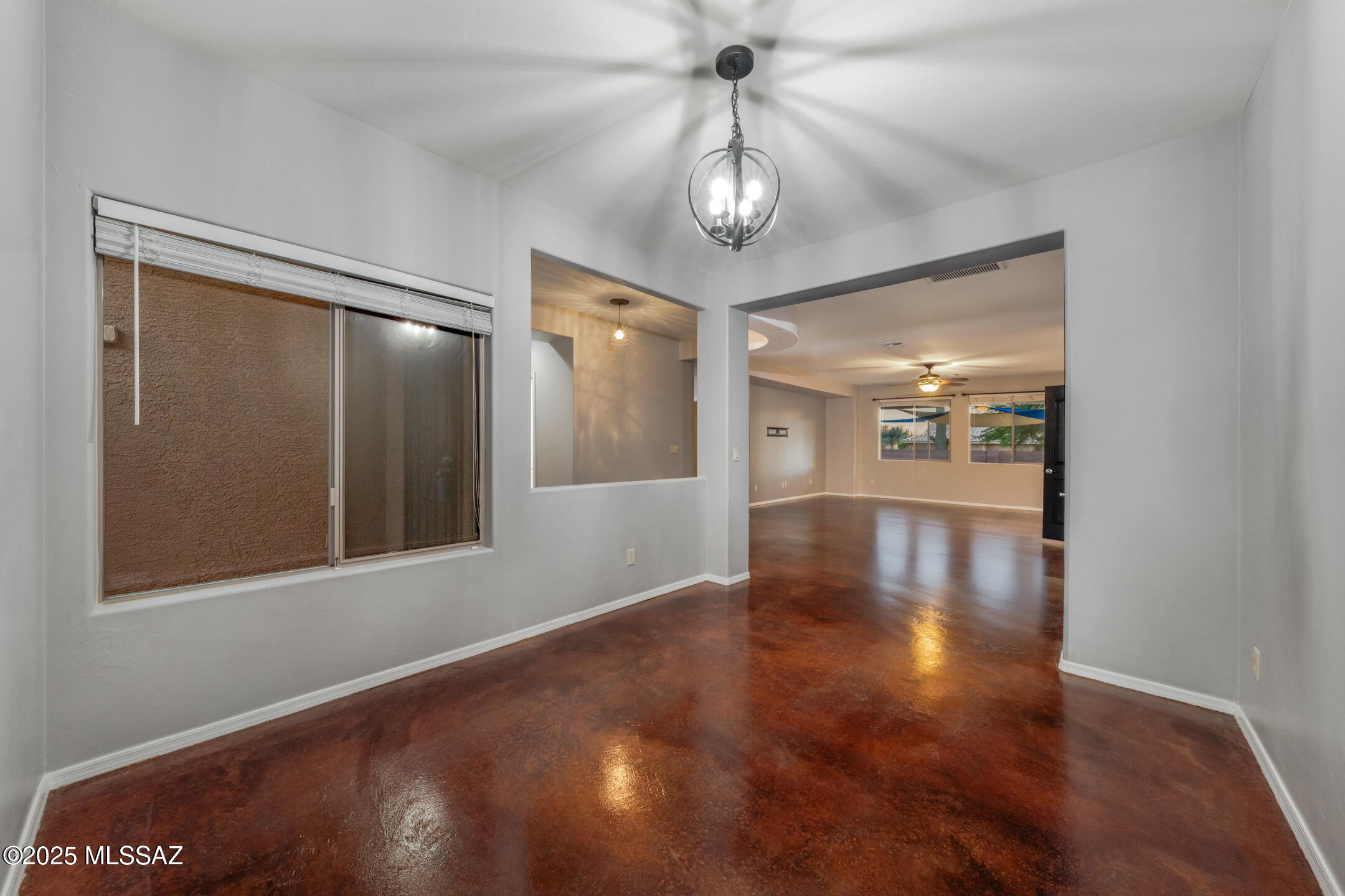 1419 W Red Creek Drive