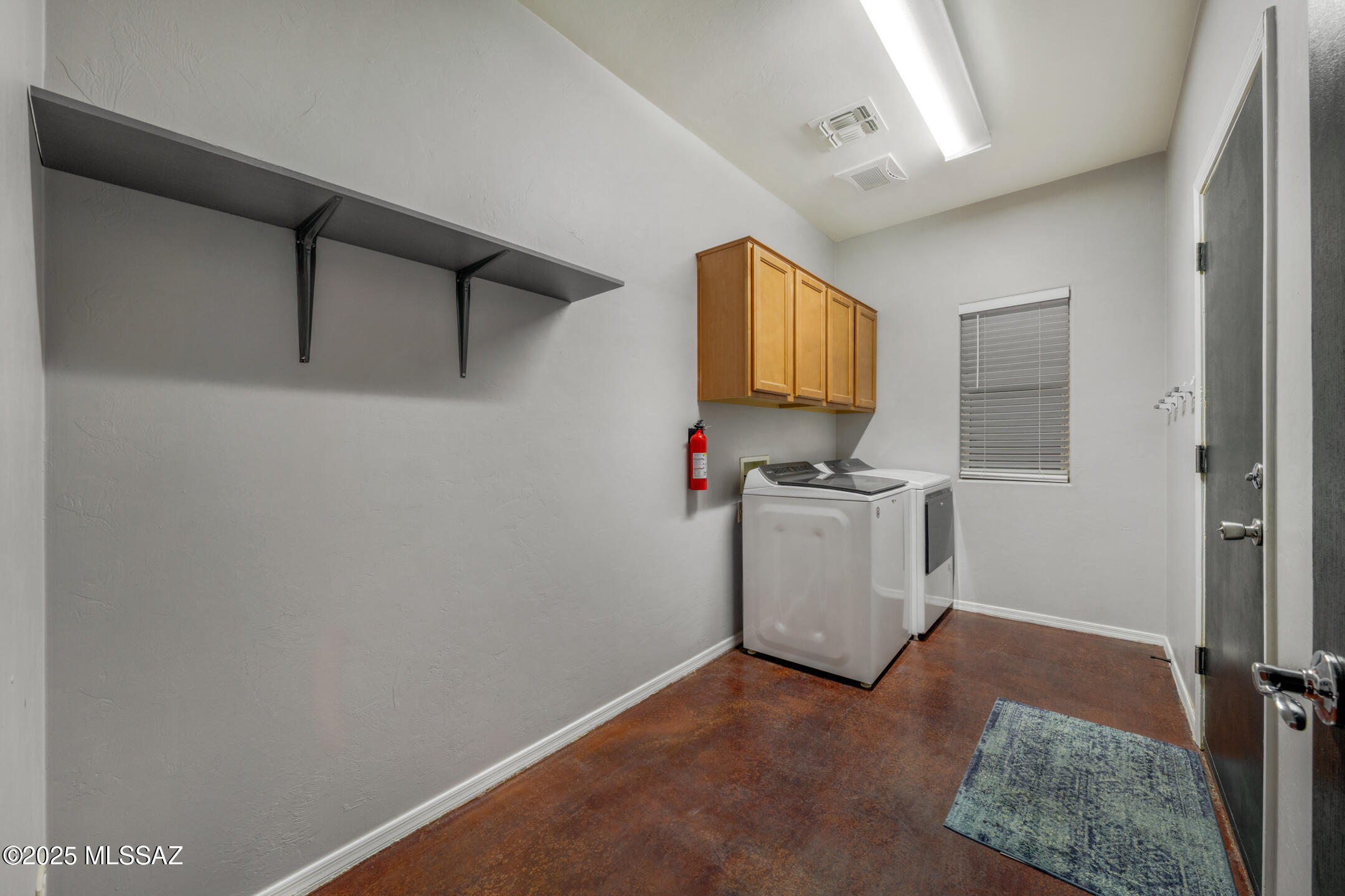 1419 W Red Creek Drive