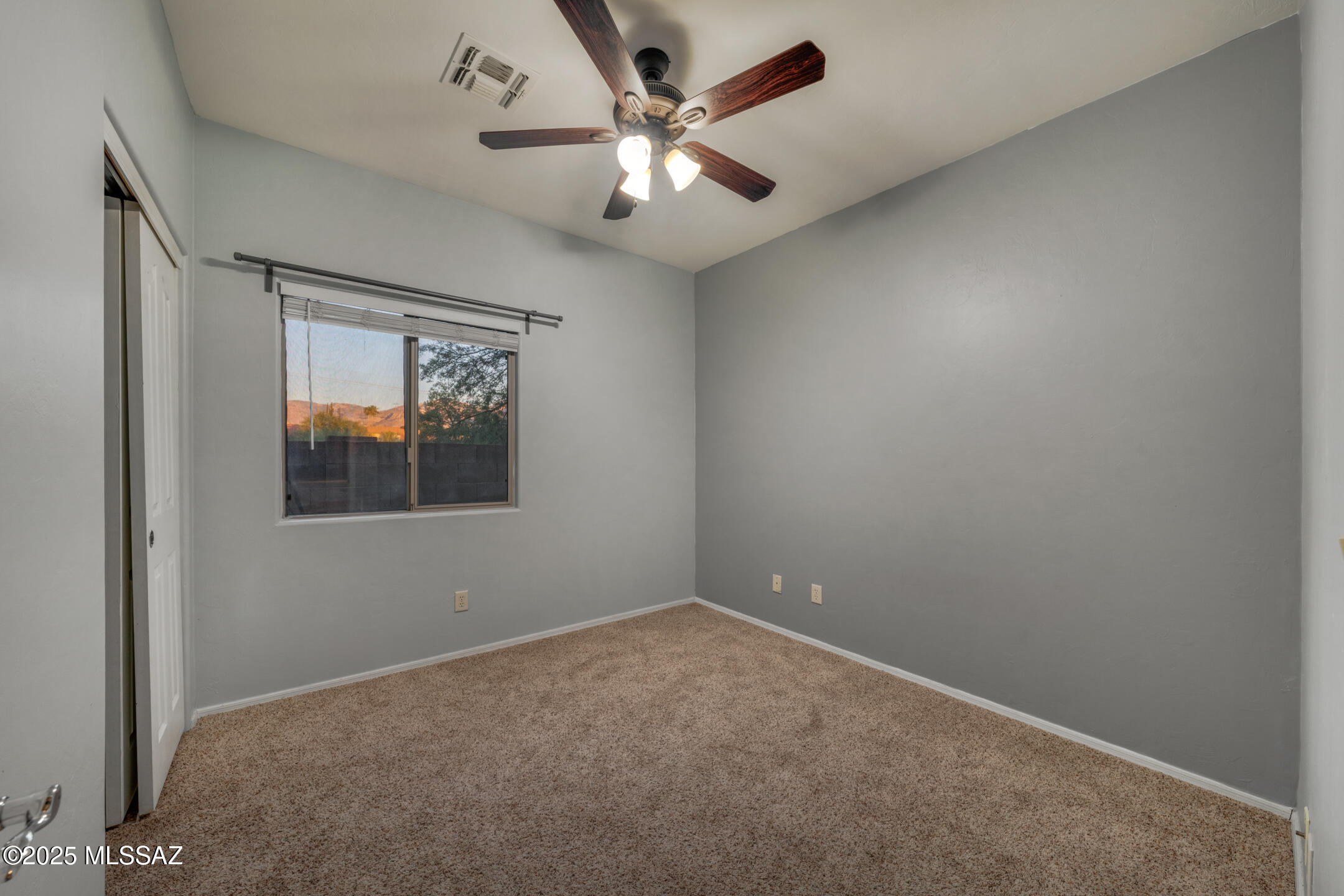 1419 W Red Creek Drive