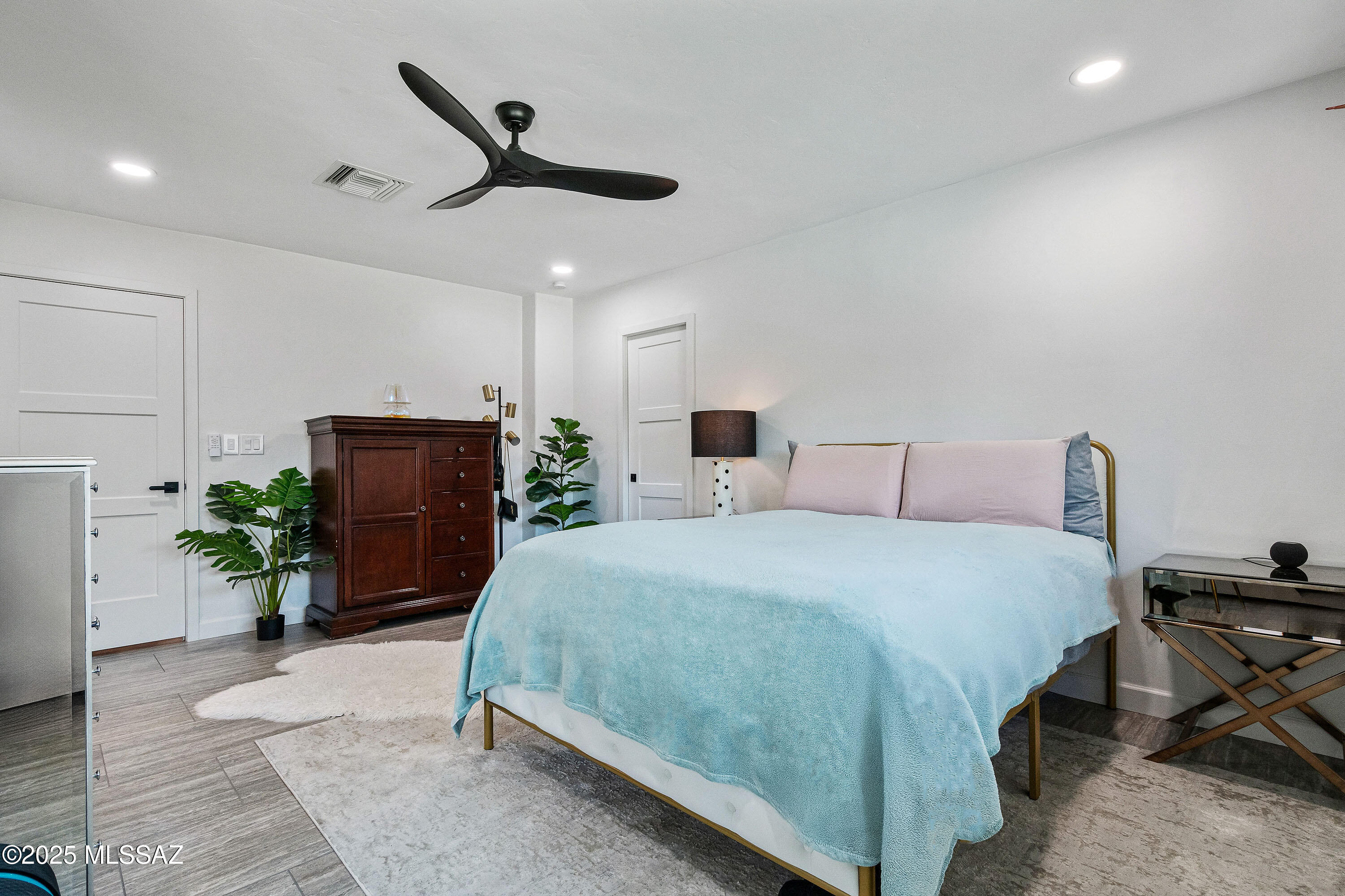 3454 E Calle Del Prado