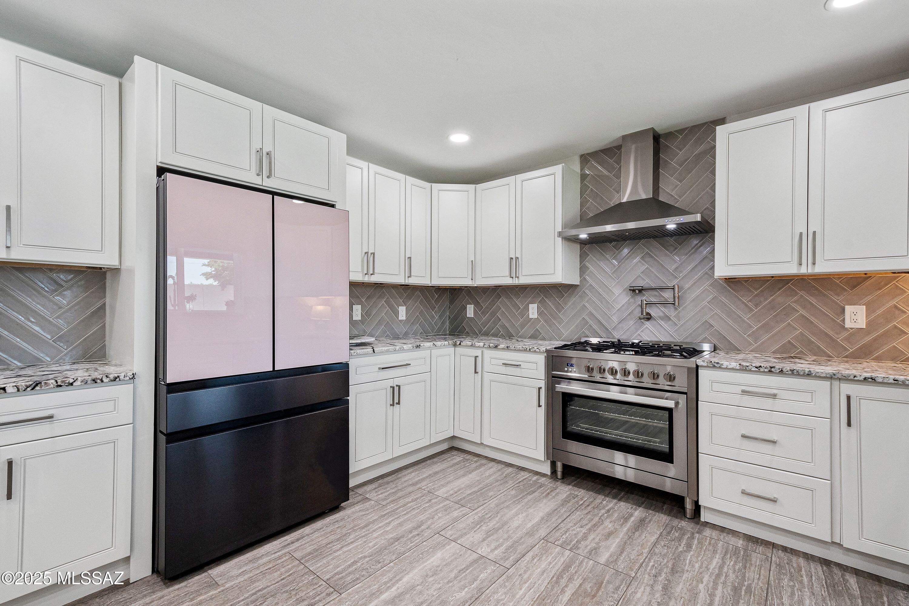 3454 E Calle Del Prado