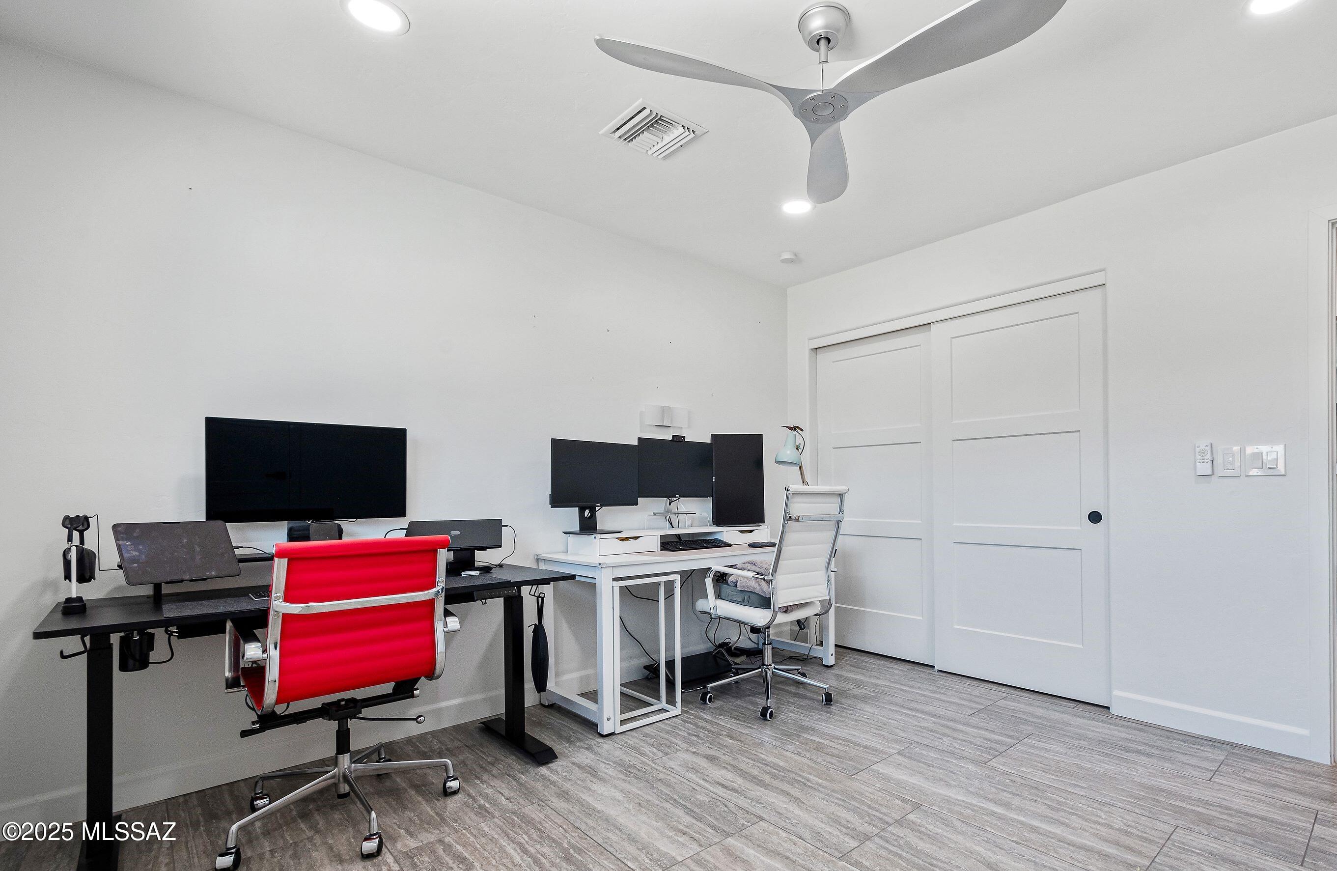 3454 E Calle Del Prado