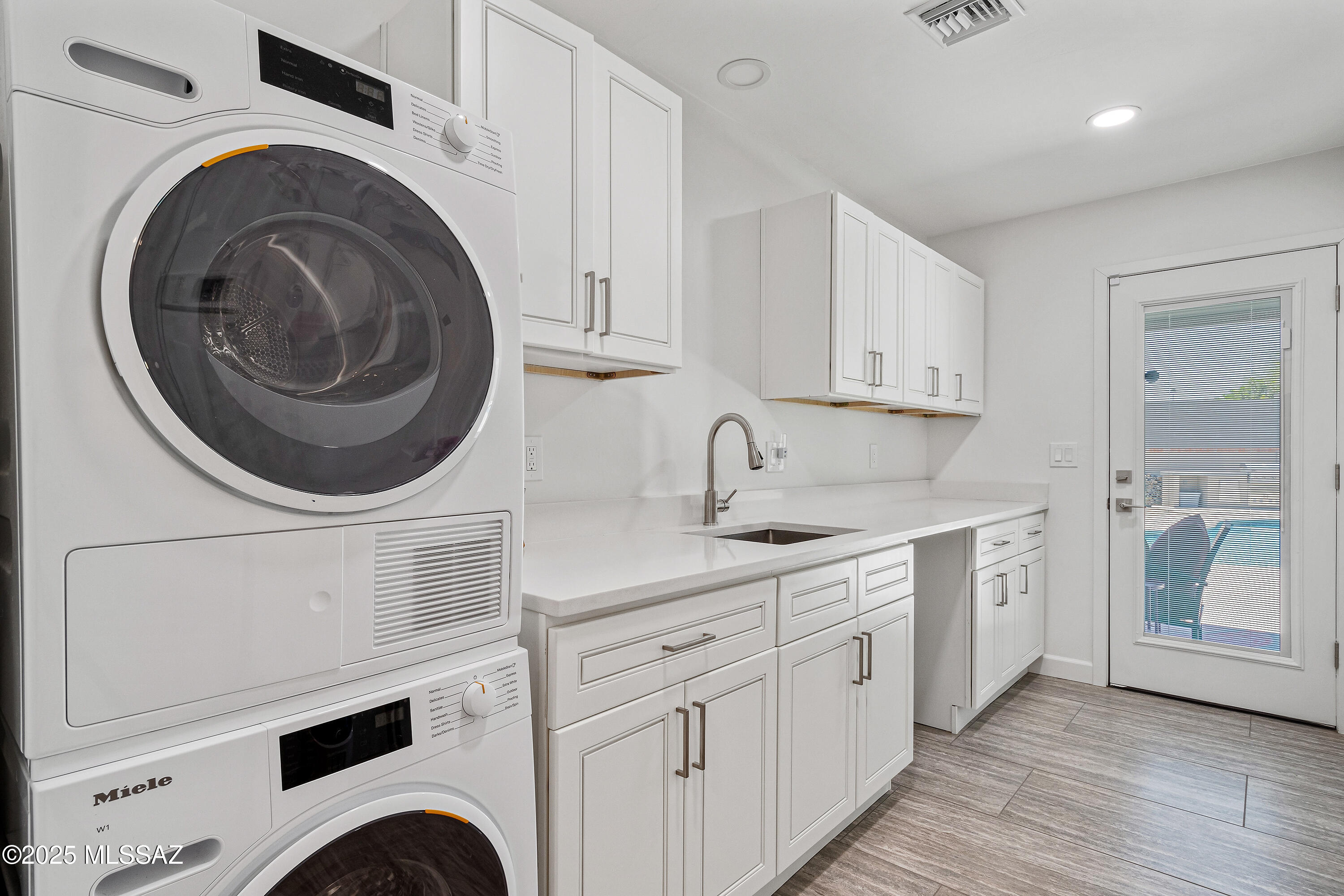 3454 E Calle Del Prado