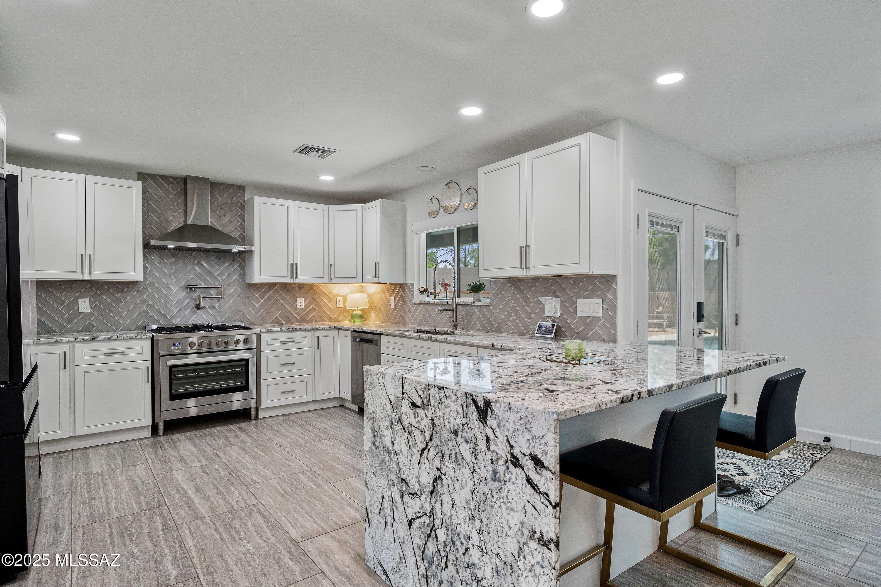 3454 E Calle Del Prado