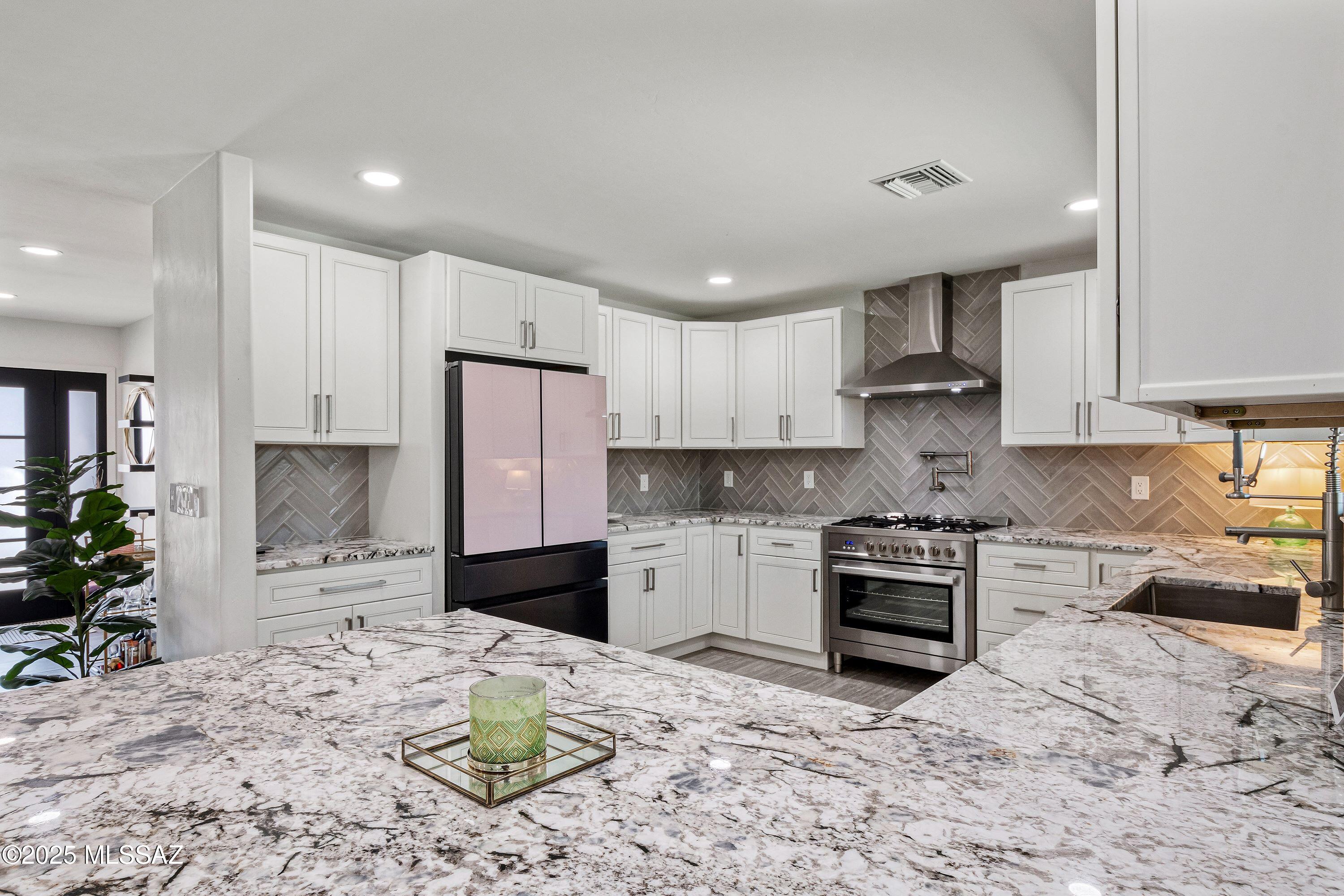 3454 E Calle Del Prado