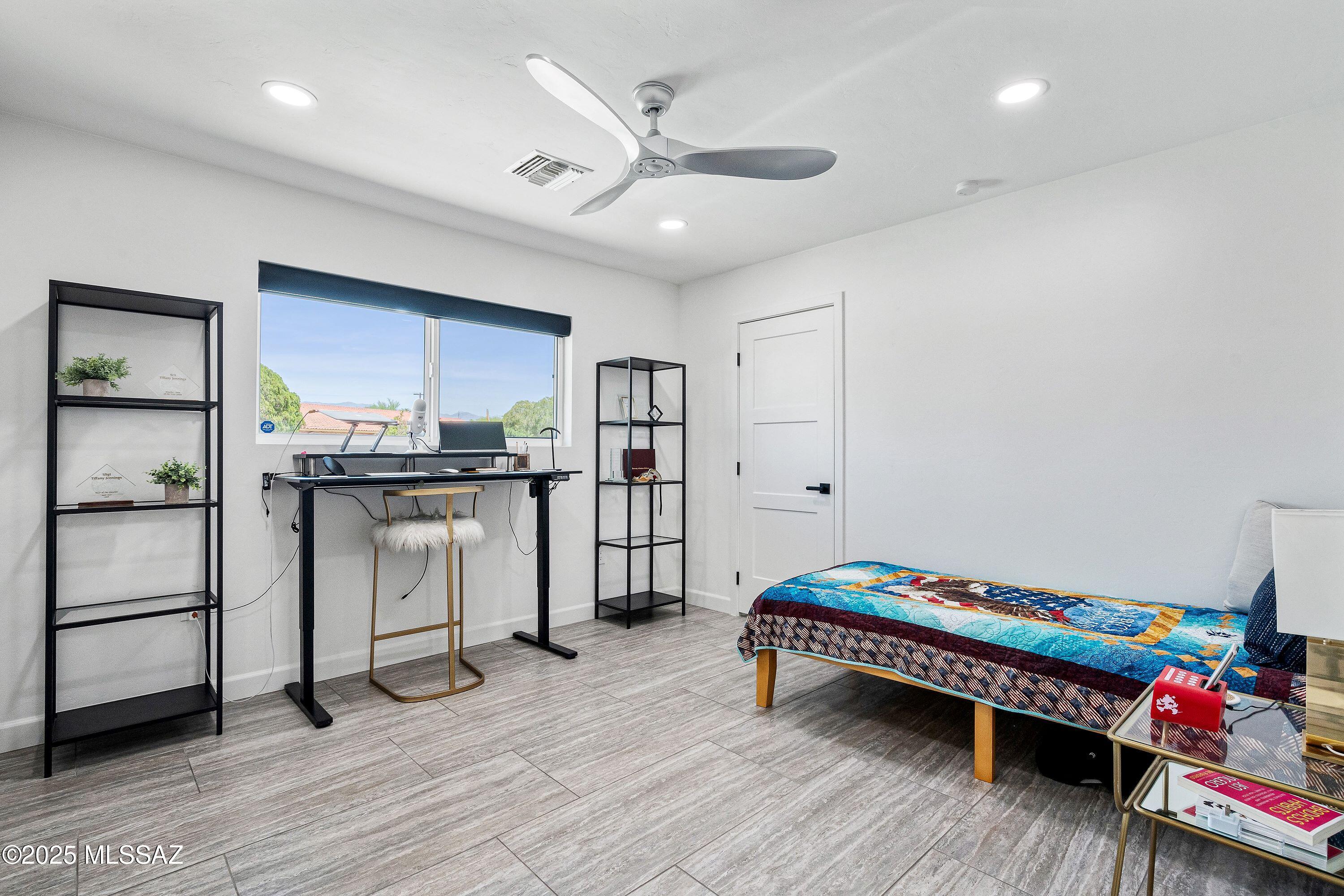 3454 E Calle Del Prado