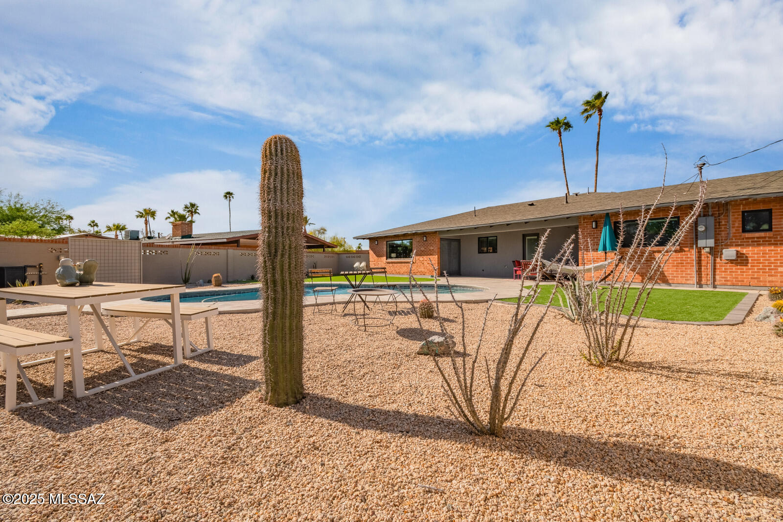 3454 E Calle Del Prado