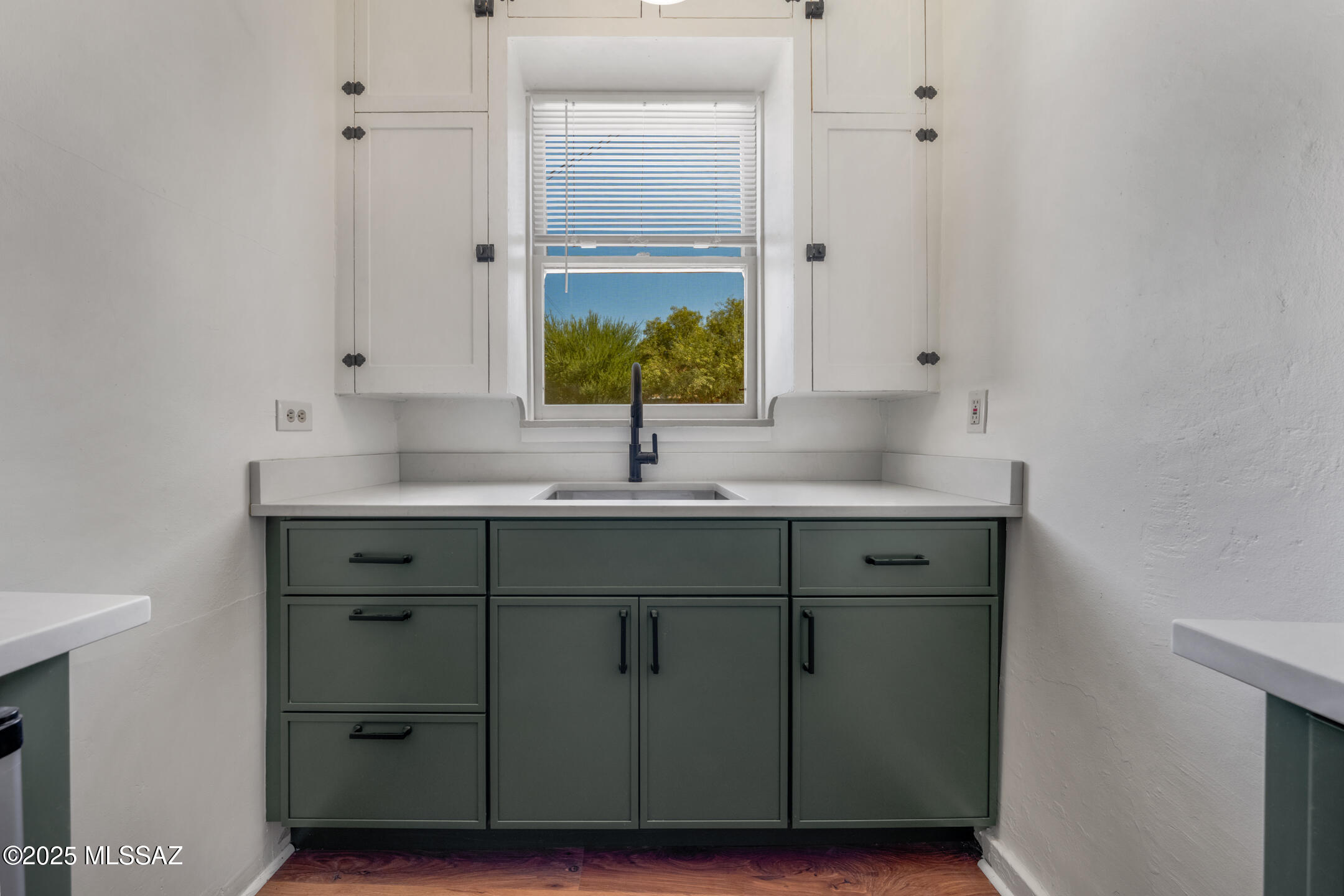 150 W Simpson Street