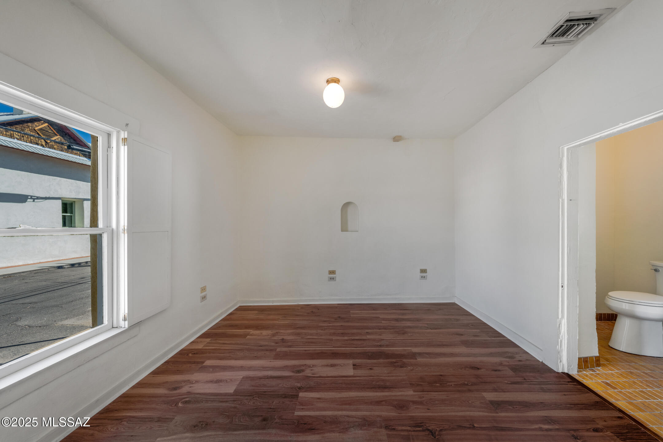 150 W Simpson Street