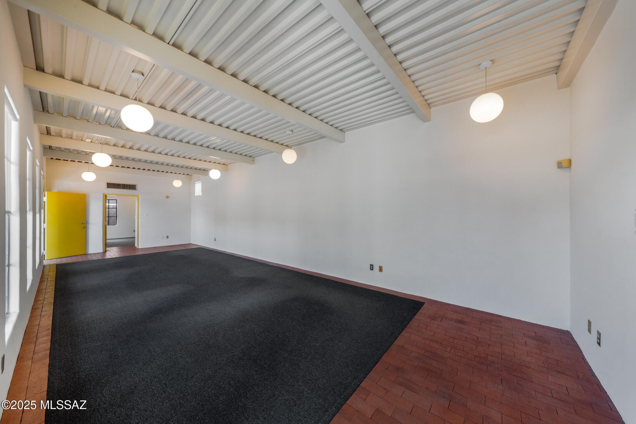 326 S Convent Avenue