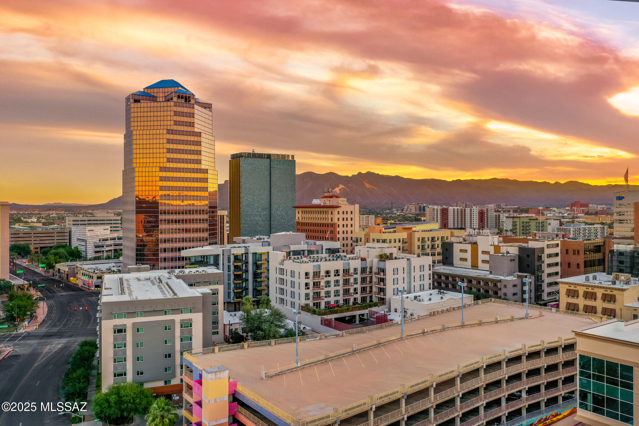 326 S Convent Avenue