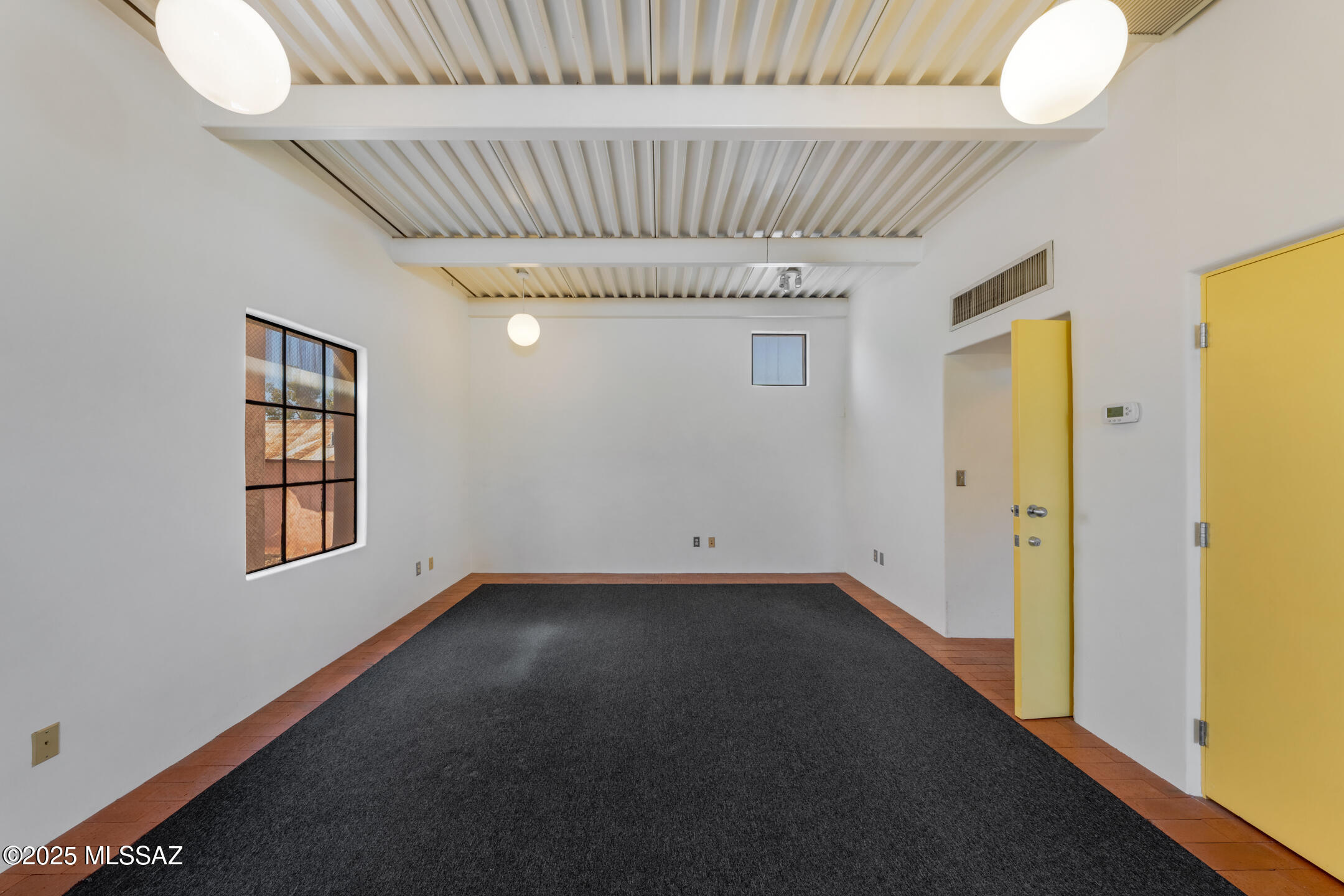 326 S Convent Avenue