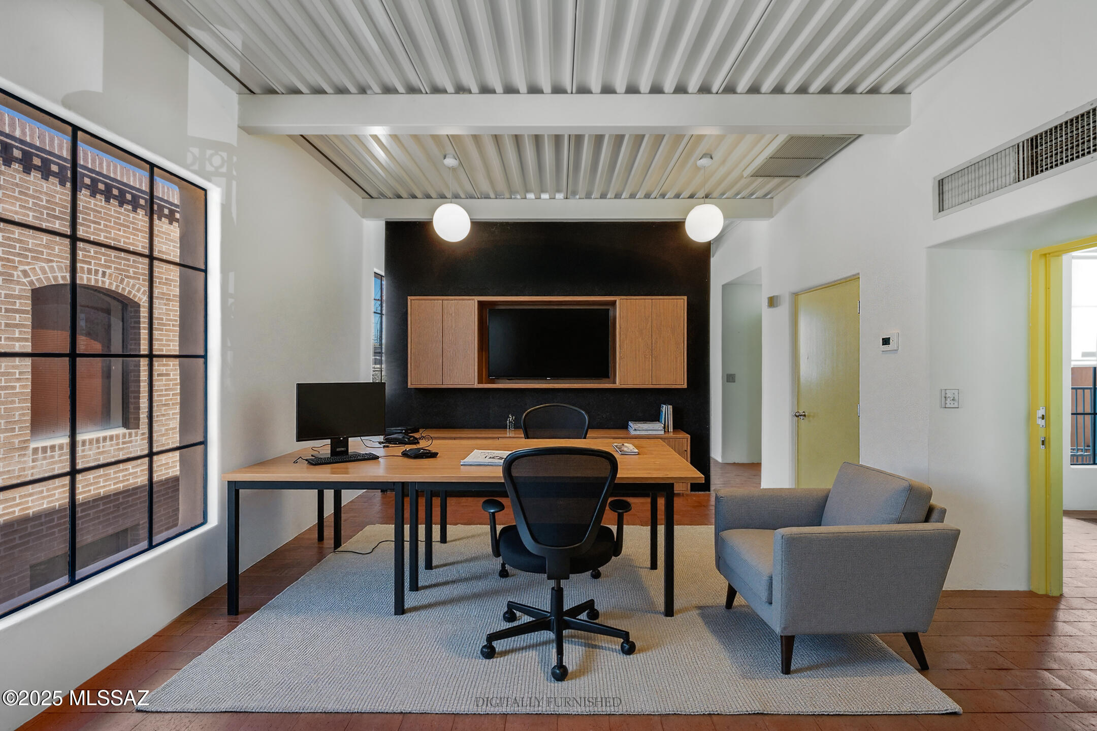 326 S Convent Avenue