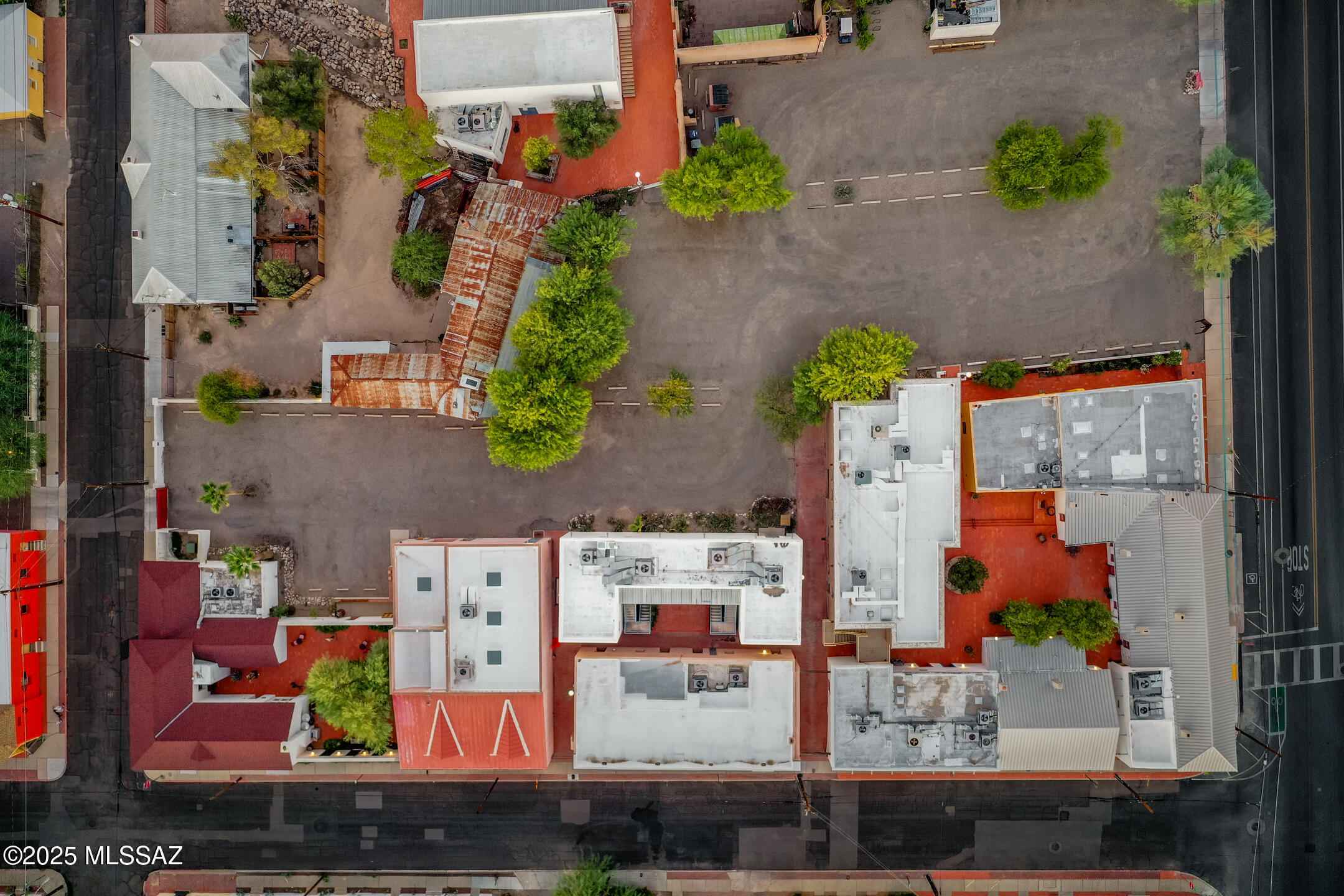 326 S Convent Avenue