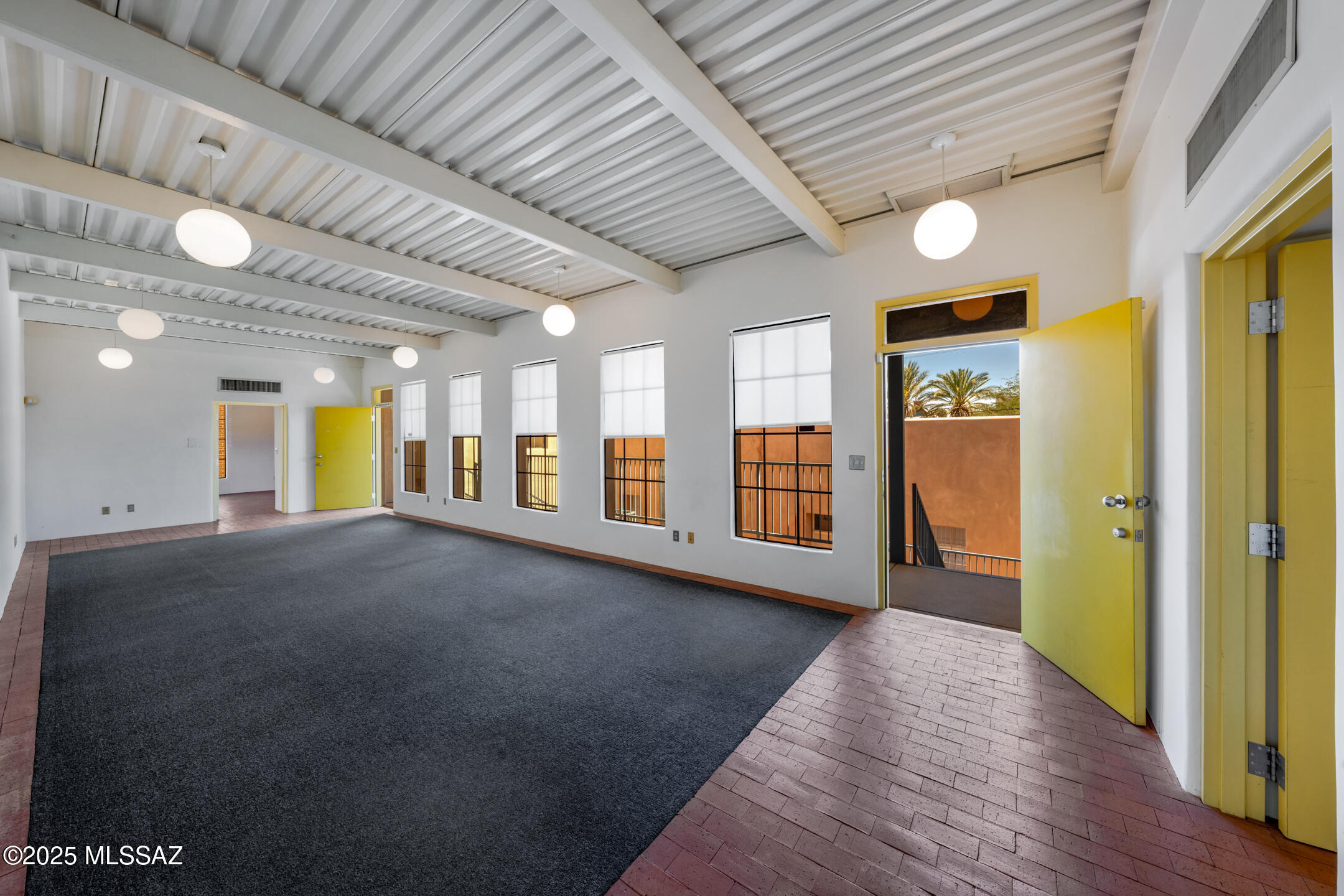 326 S Convent Avenue