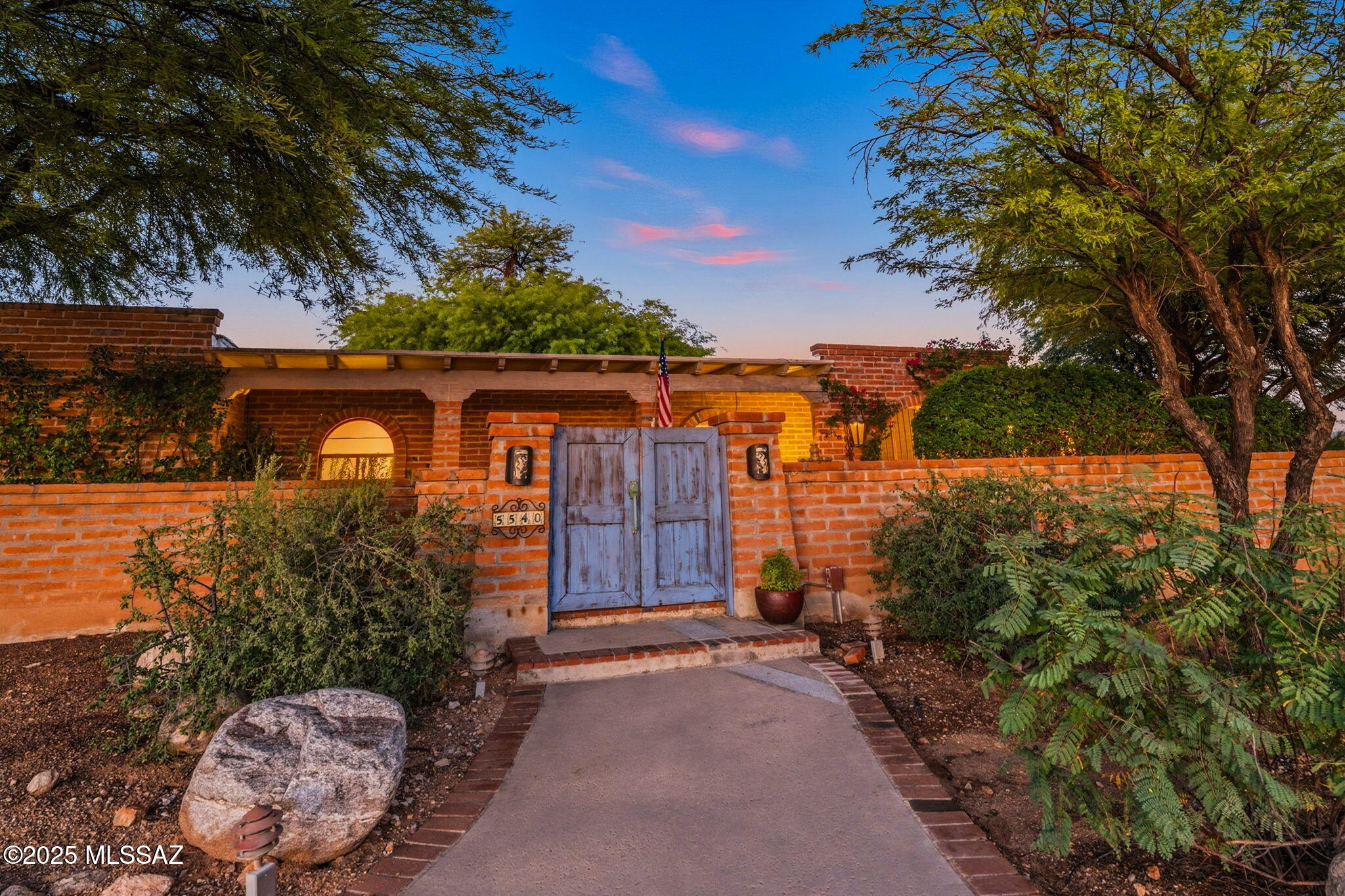 5540 N Entrada Quince