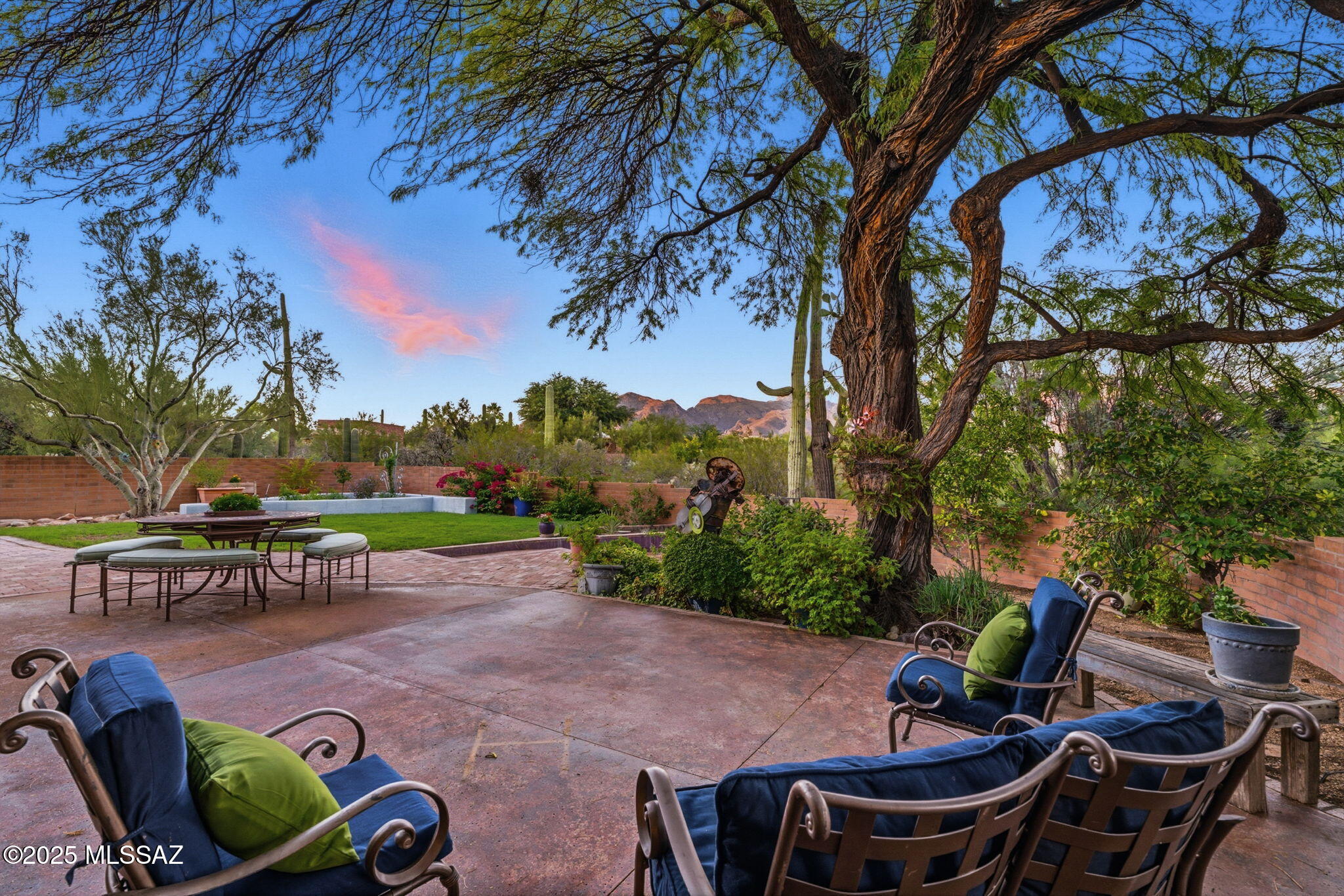 5540 N Entrada Quince