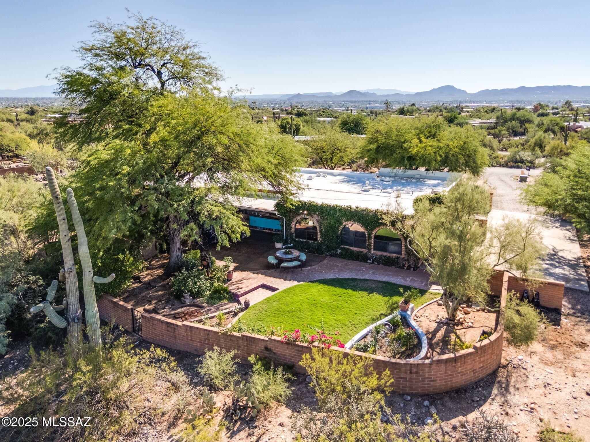 5540 N Entrada Quince