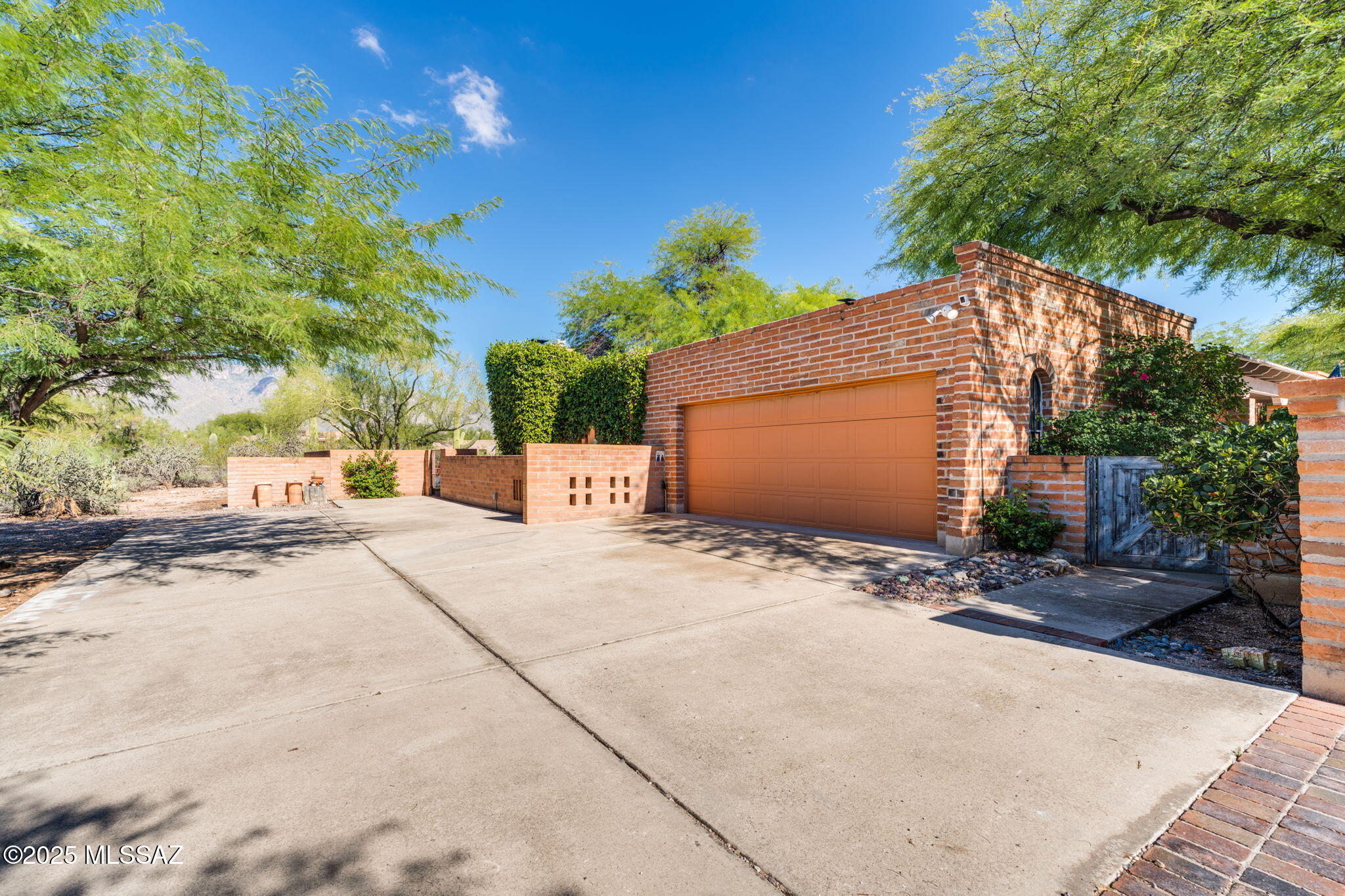 5540 N Entrada Quince