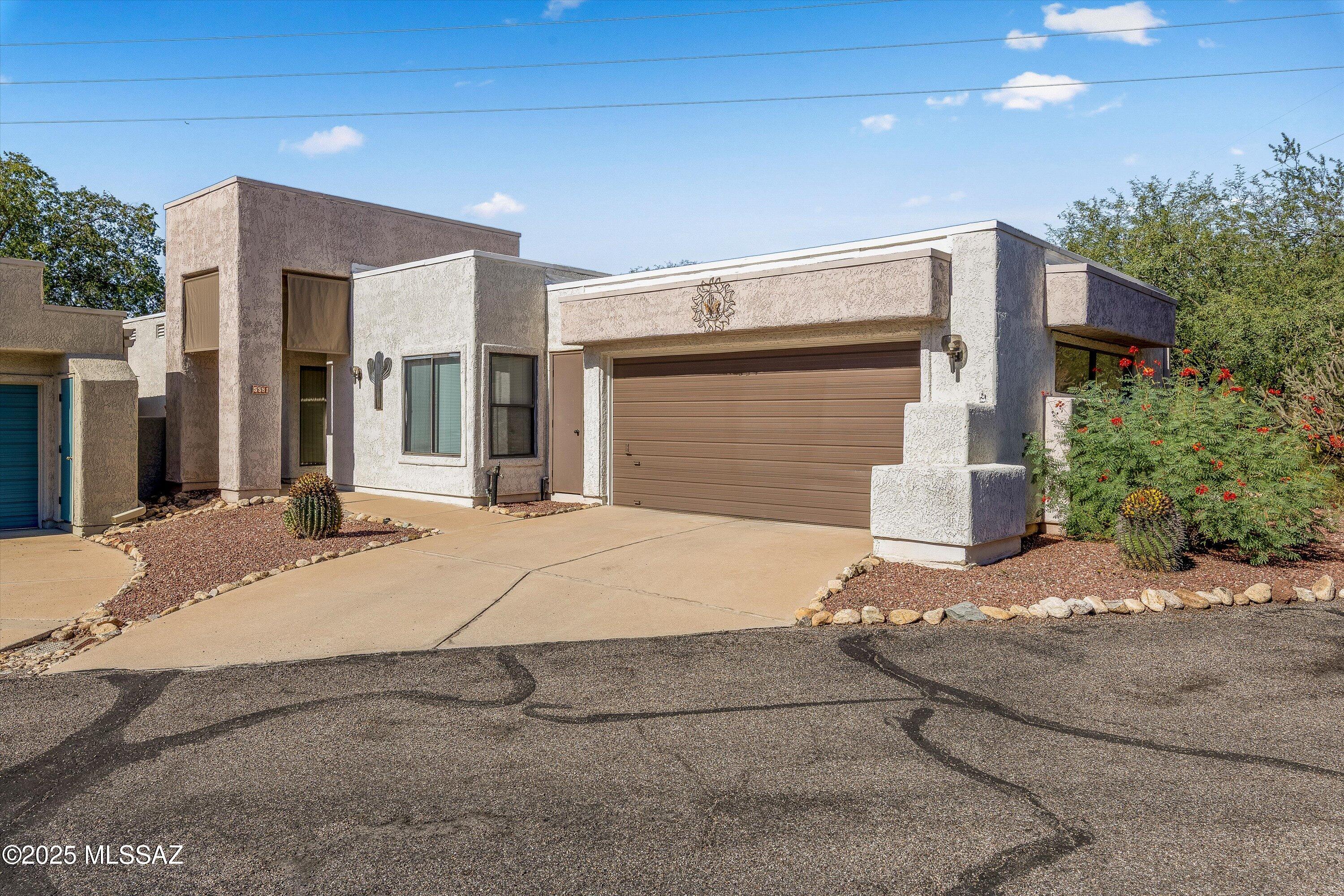 5581 N Crystal Mist Place