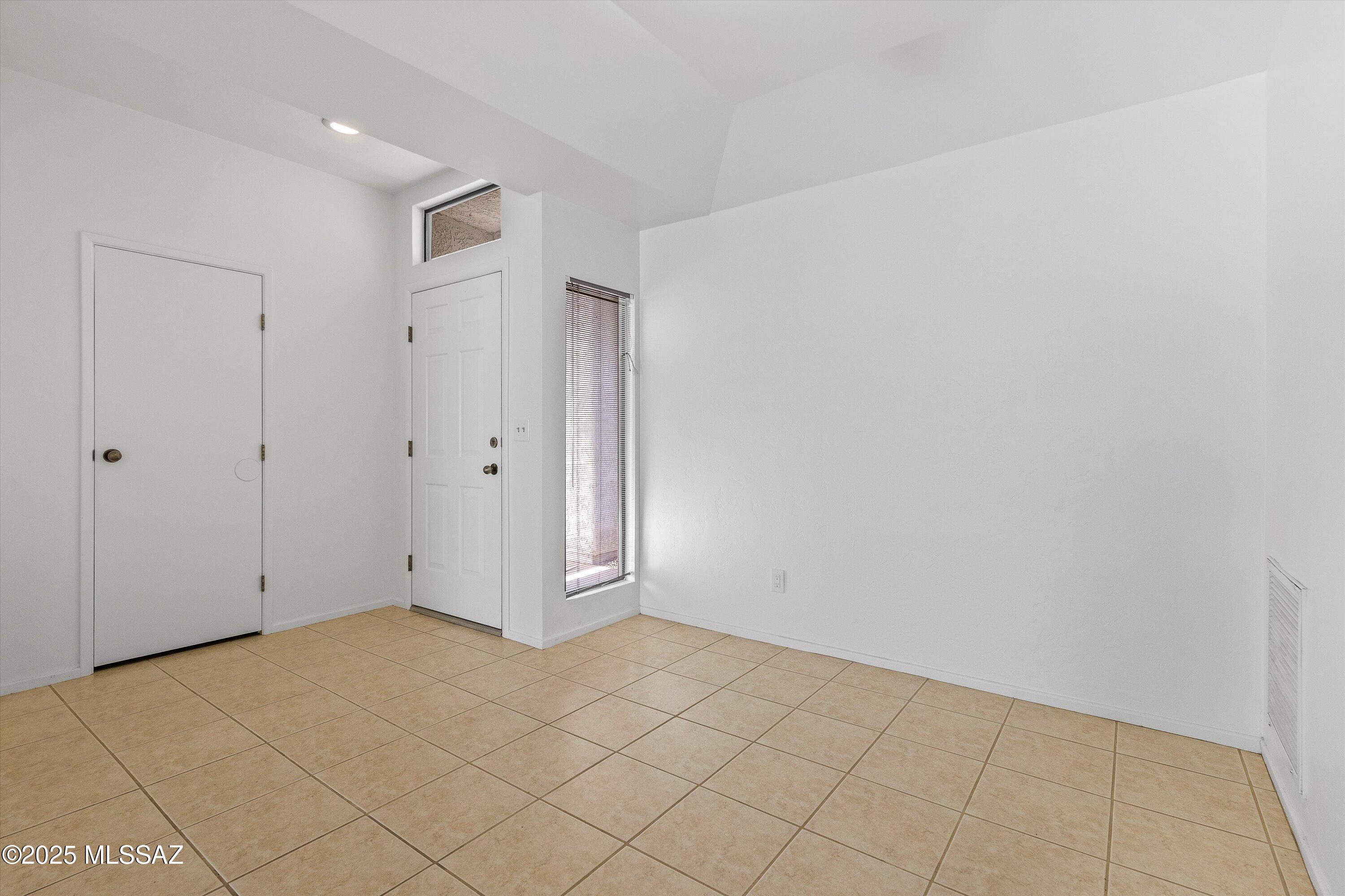 5581 N Crystal Mist Place