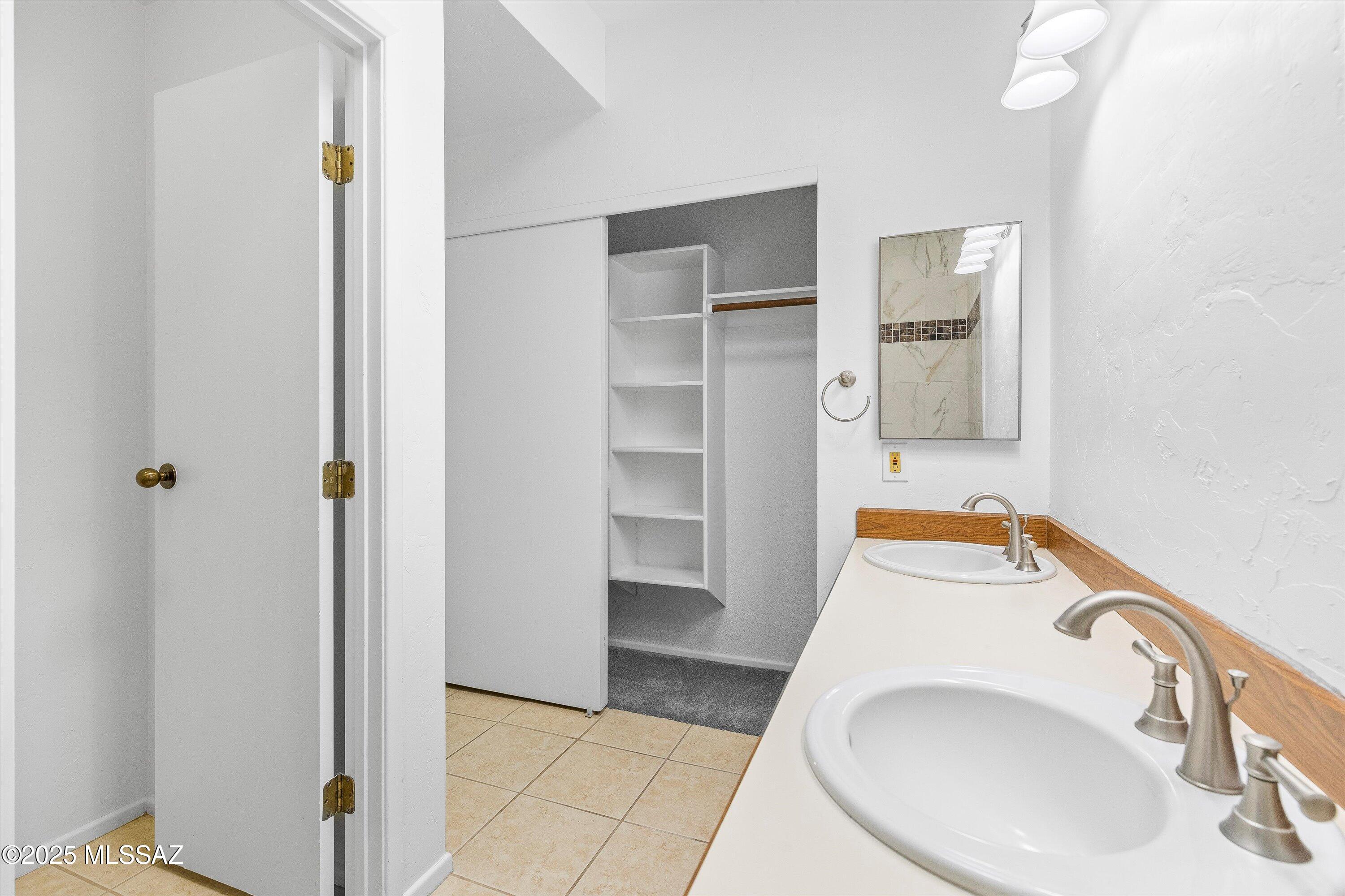 5581 N Crystal Mist Place