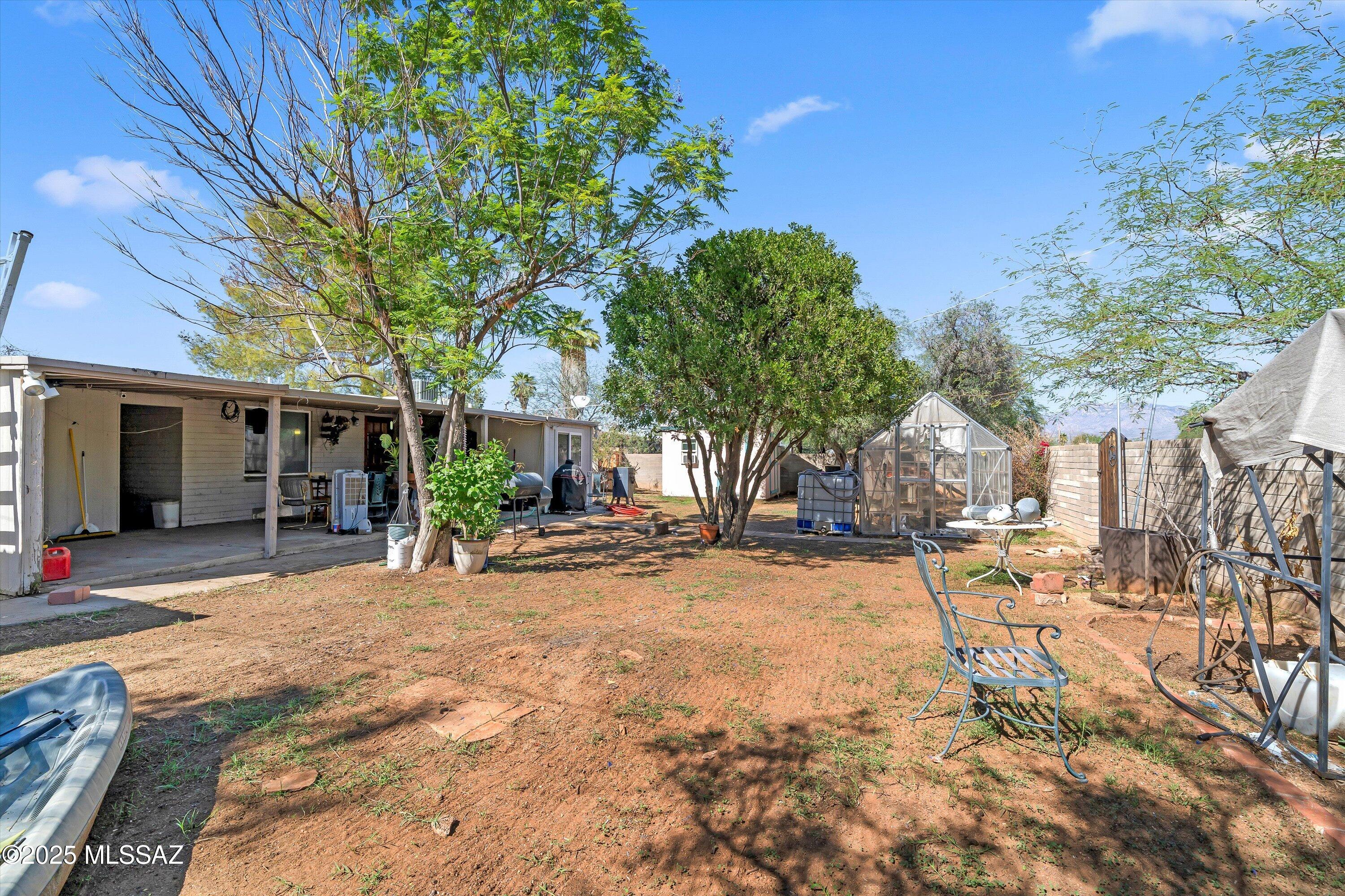 1717 S Avenida Regulo