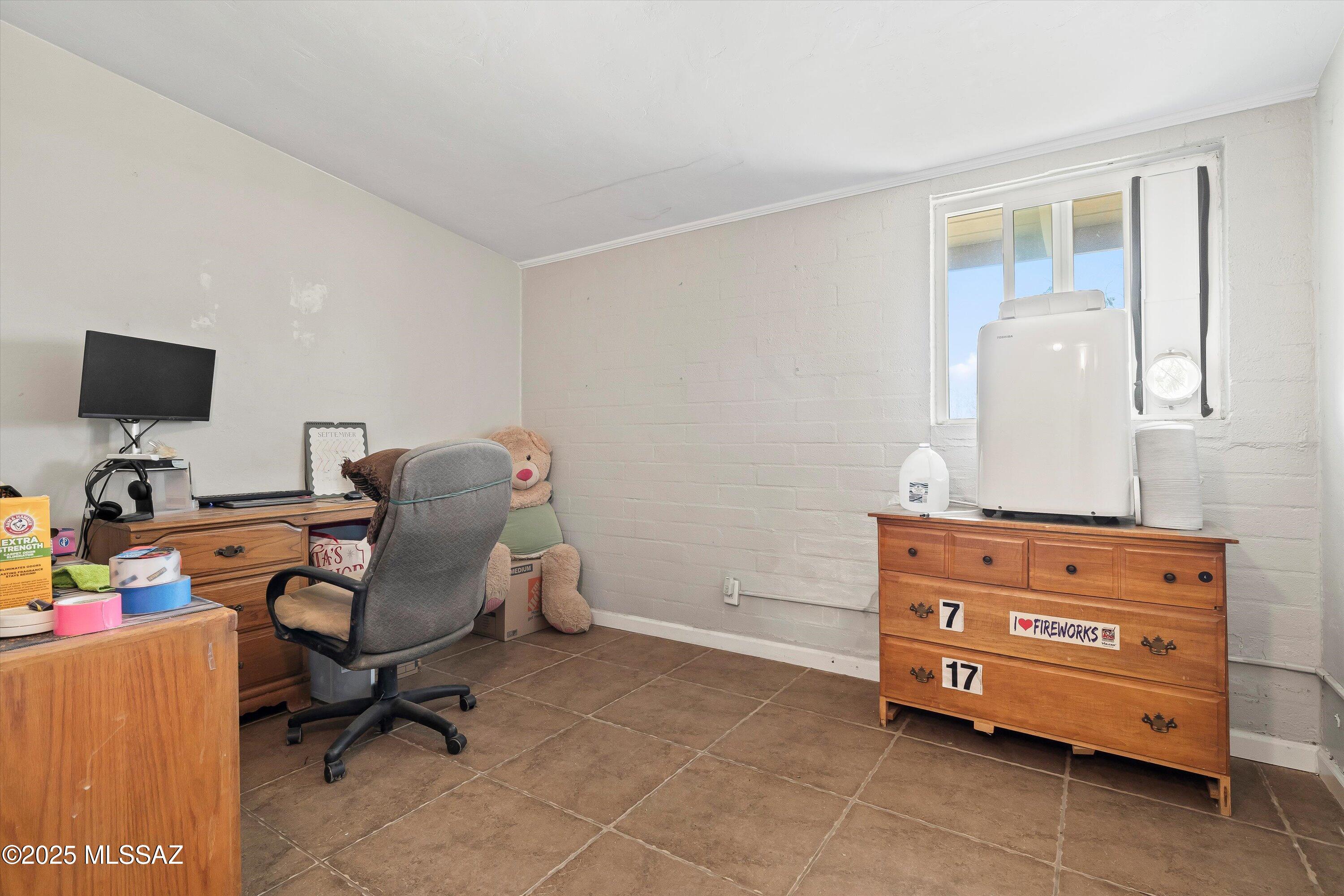 1717 S Avenida Regulo