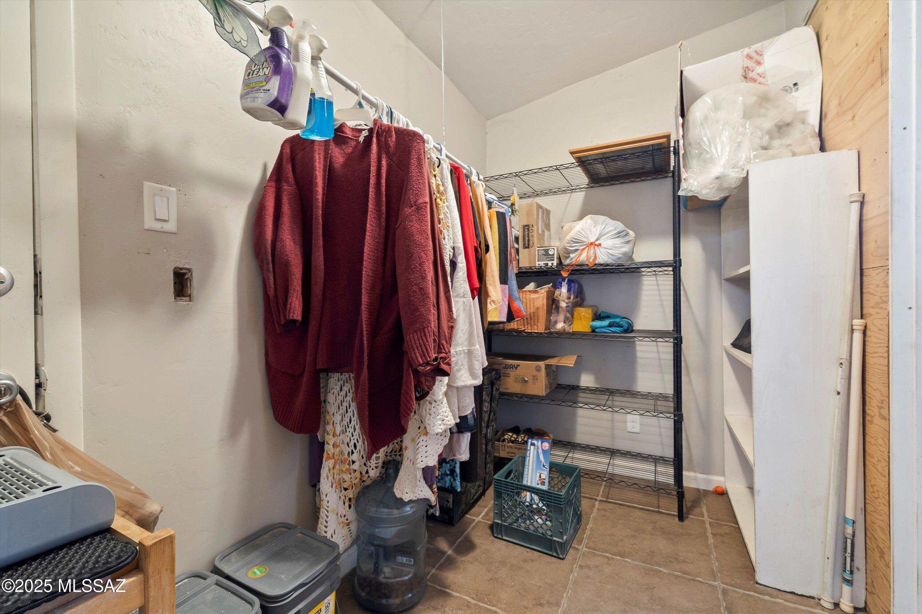 1717 S Avenida Regulo