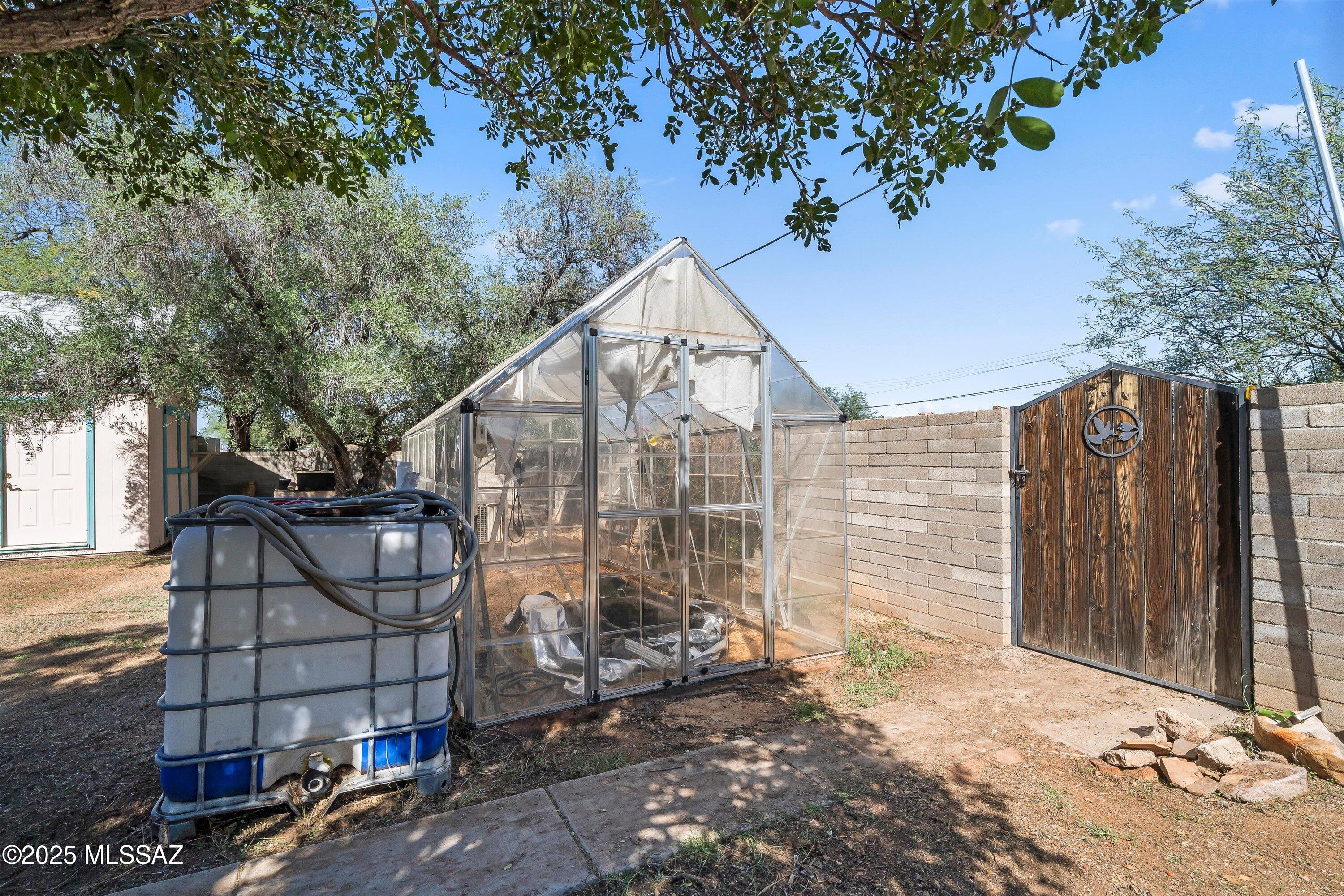 1717 S Avenida Regulo