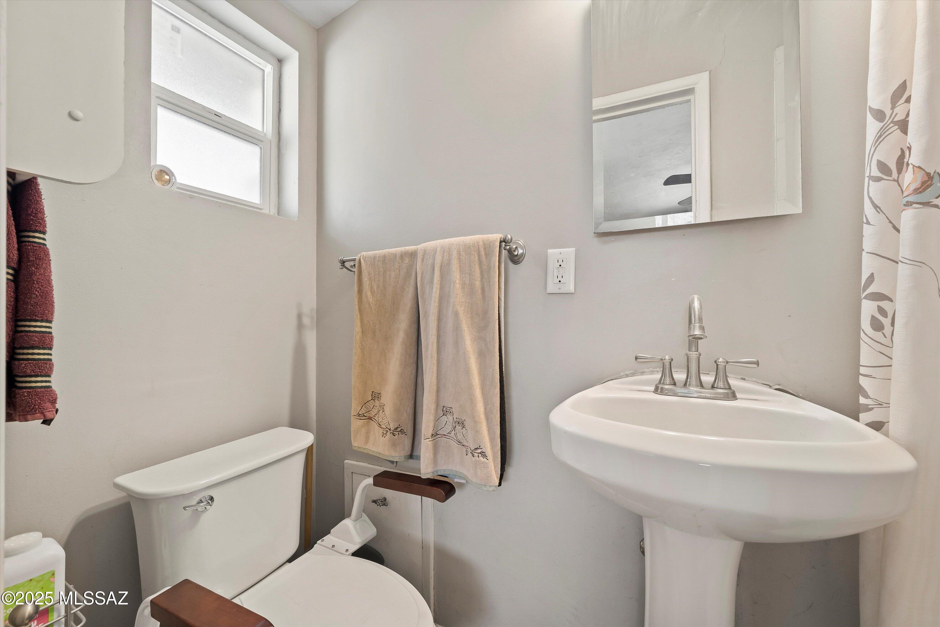 1717 S Avenida Regulo