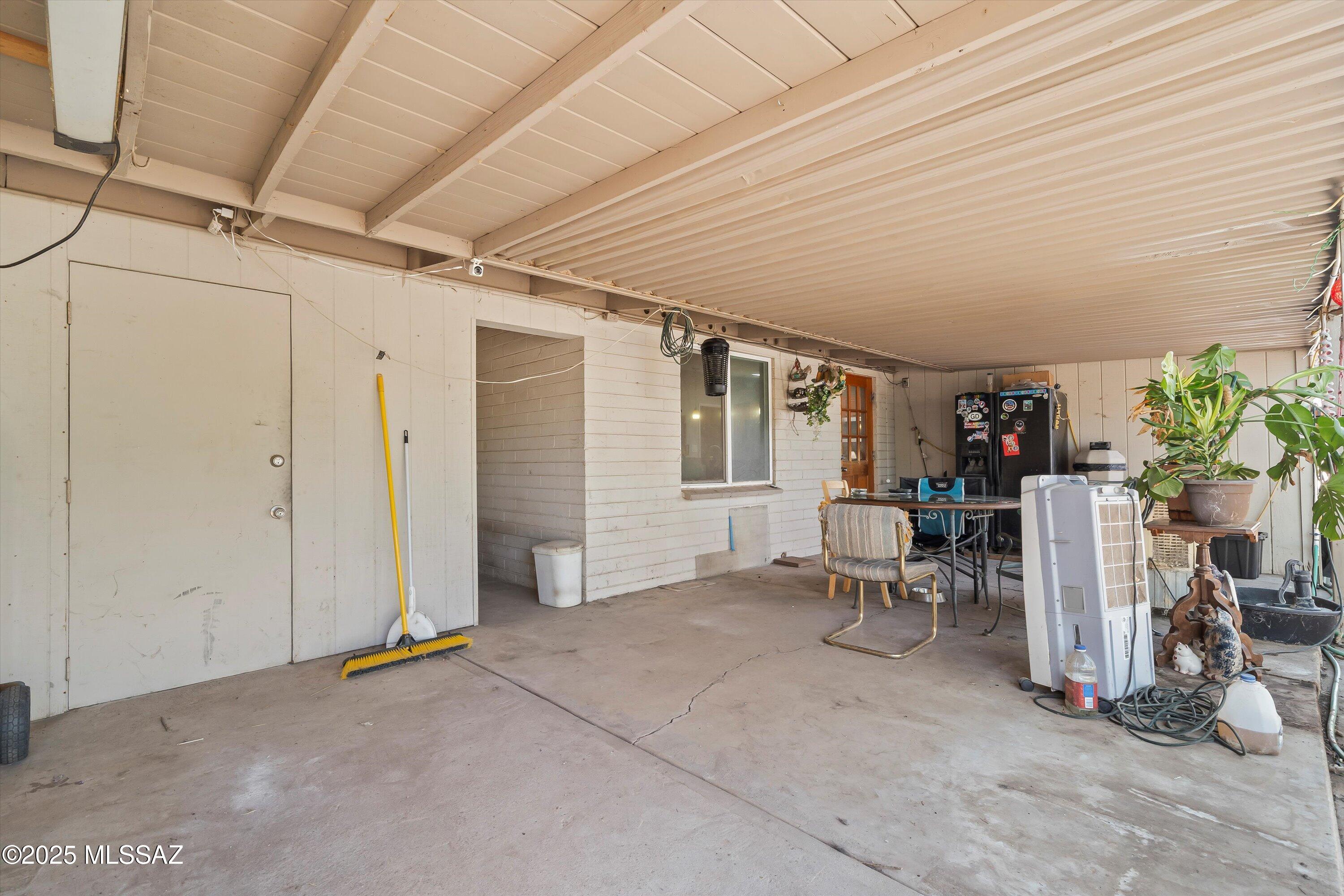 1717 S Avenida Regulo