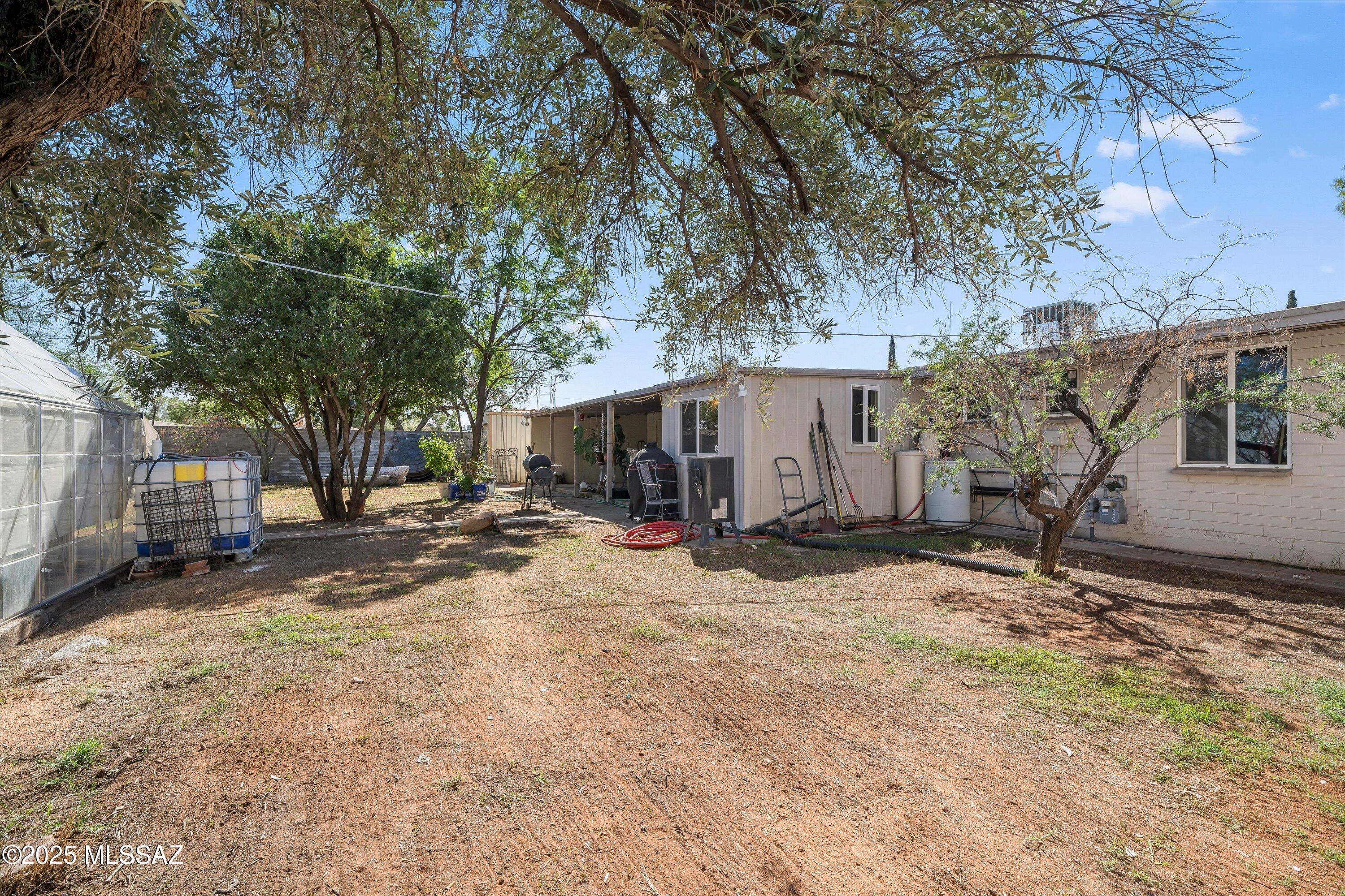 1717 S Avenida Regulo