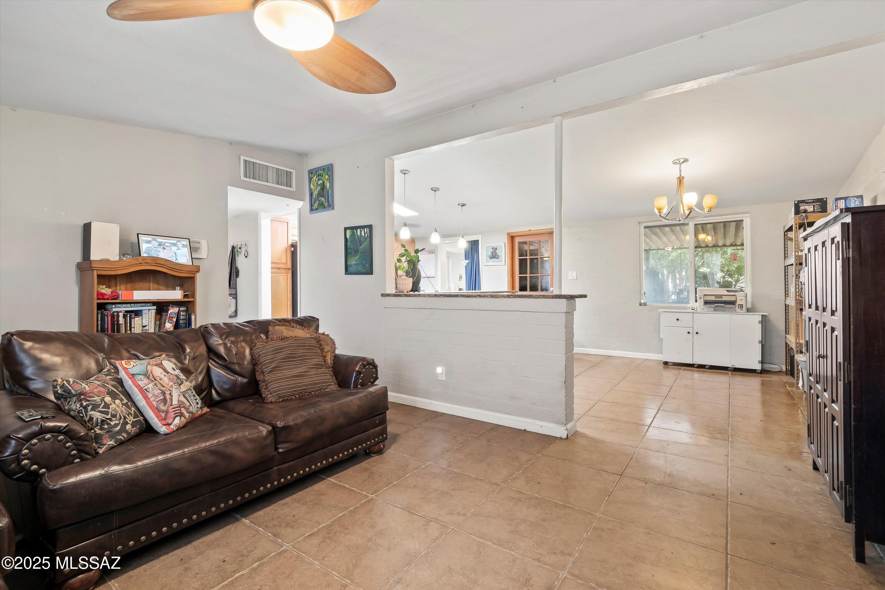 1717 S Avenida Regulo