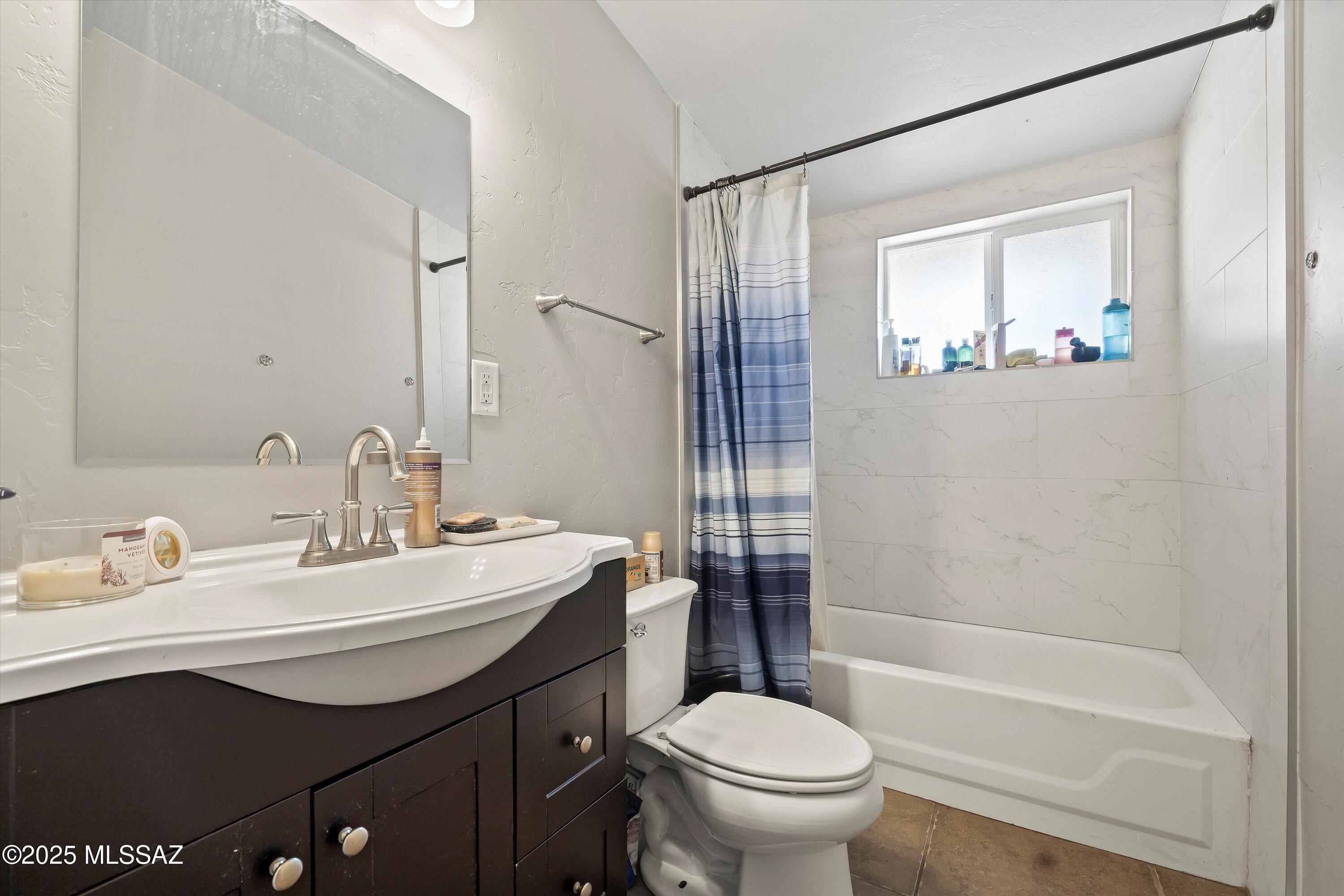 1717 S Avenida Regulo