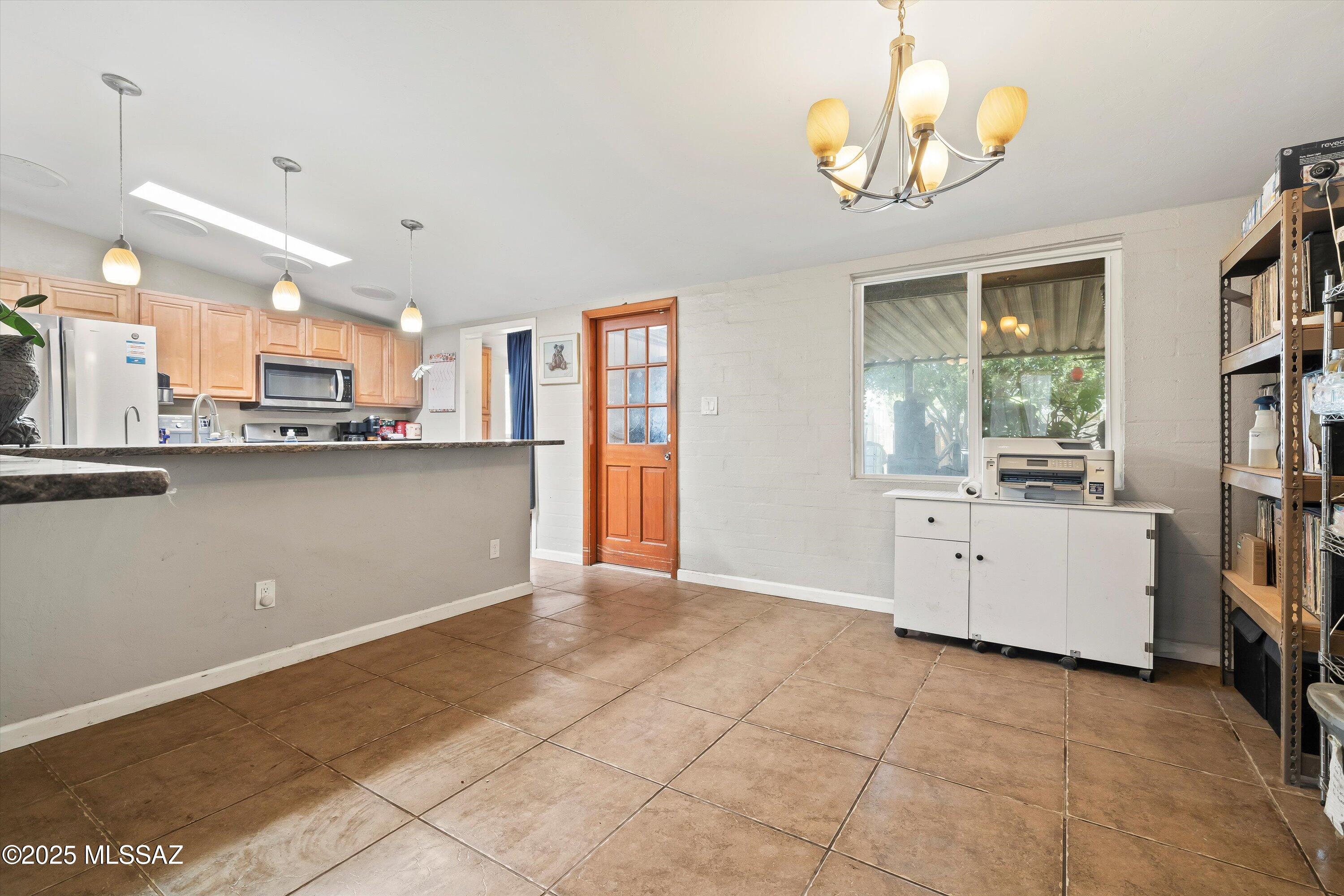 1717 S Avenida Regulo