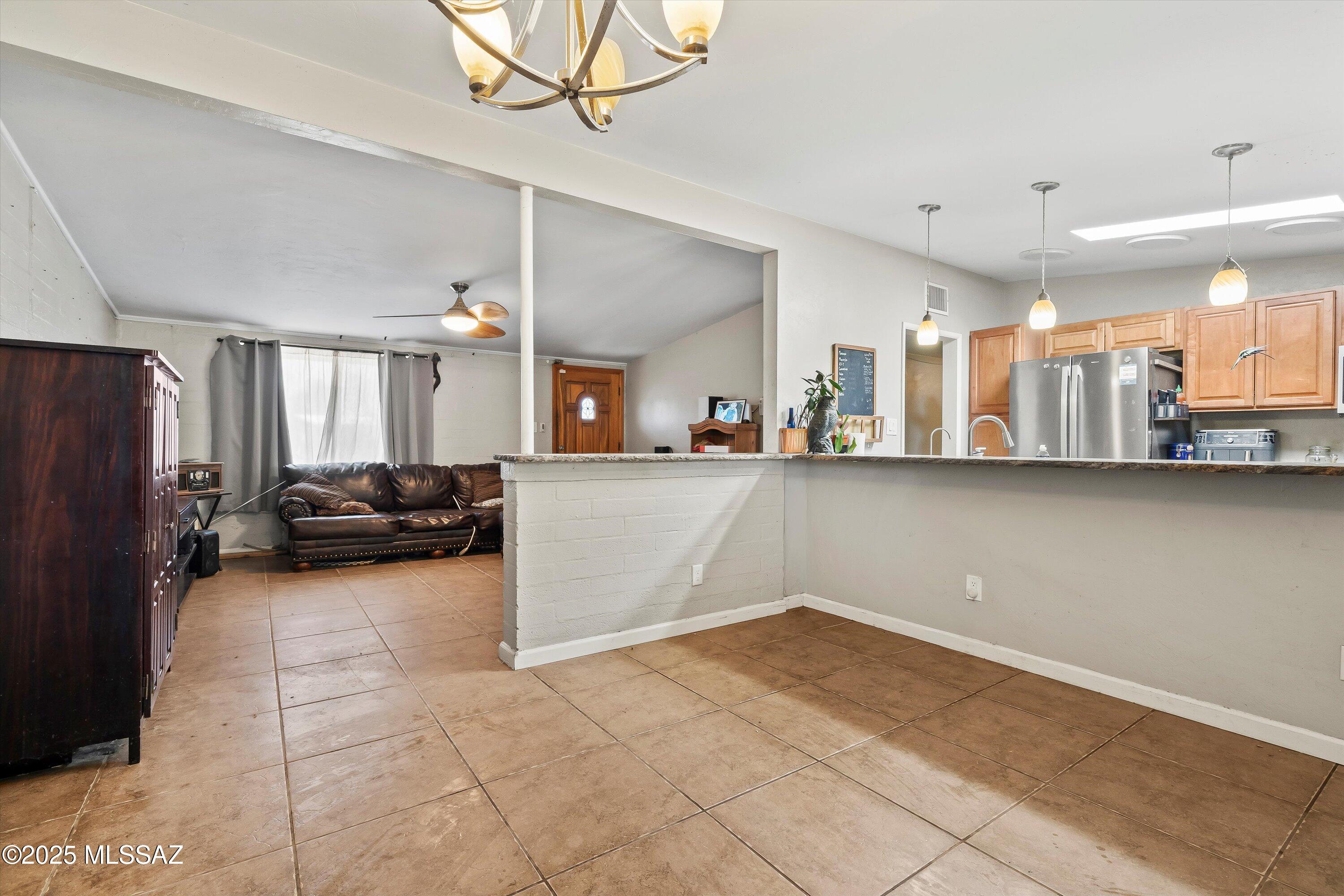 1717 S Avenida Regulo