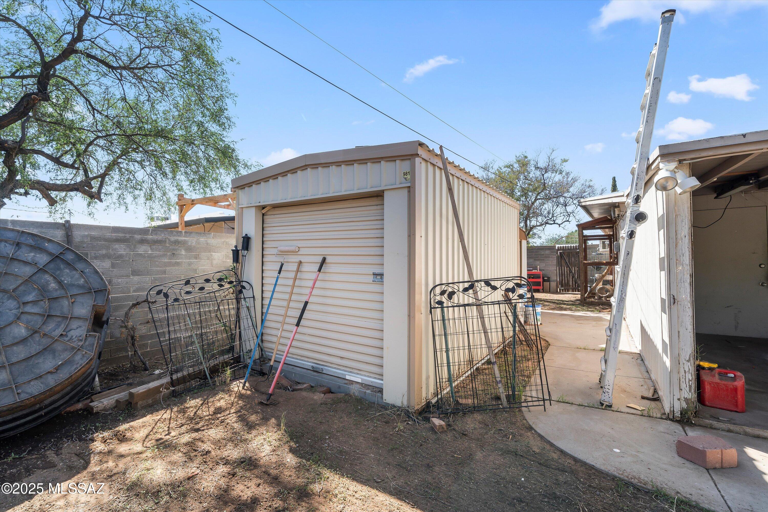 1717 S Avenida Regulo